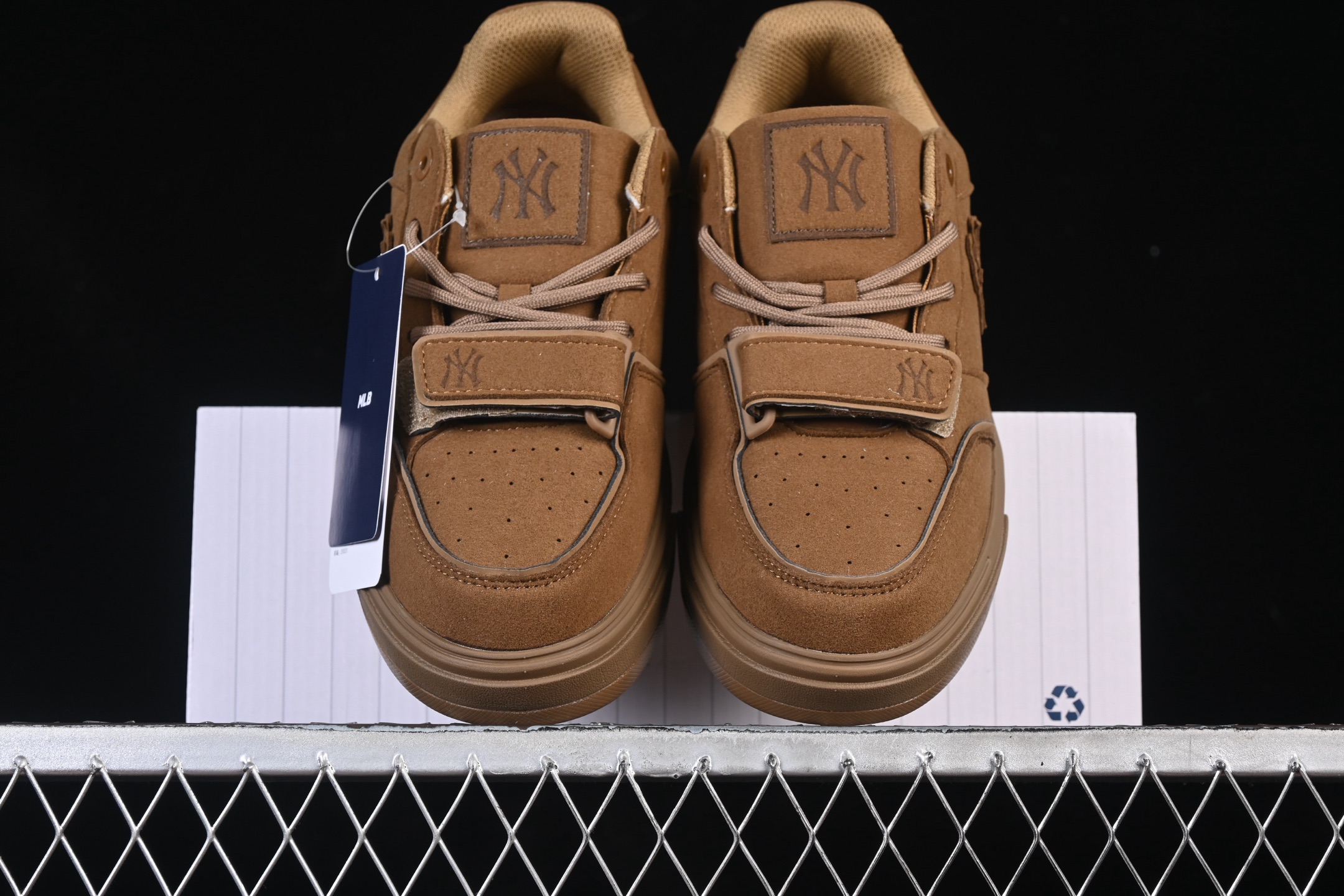 💰170真标💰200公司级💰240纯原
 NY MLB Chunky Liner Pocket Monogram 纽约洋基队 增高厚底休闲跑鞋 3ASXP015N50BGS
尺码：35 36 36.5 37.5 38 38.5 39 40 40.5 41 42 42.5 43 44 44.5 45 FYC3