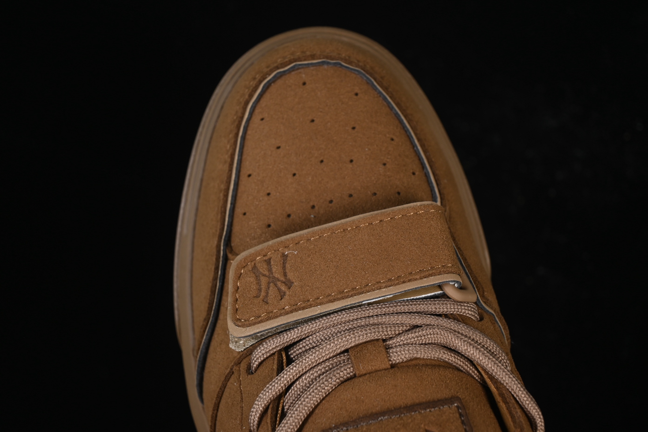 💰170真标💰200公司级💰240纯原
 NY MLB Chunky Liner Pocket Monogram 纽约洋基队 增高厚底休闲跑鞋 3ASXP015N50BGS
尺码：35 36 36.5 37.5 38 38.5 39 40 40.5 41 42 42.5 43 44 44.5 45 FYC3