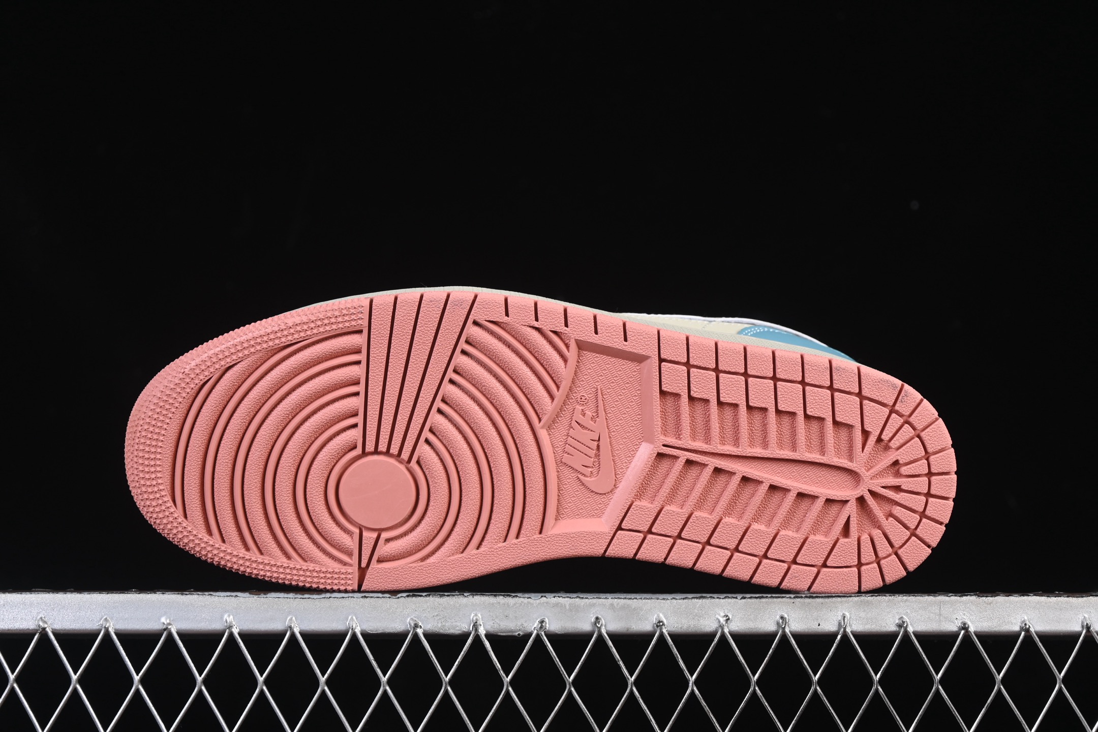 💰200公司级💰240纯原
 Air Jordan 1 Low AJ1 乔1亡灵节 低帮休闲板鞋 IM8120-464
尺码：36 36.5 37.5 38 38.5 39 40 40.5 41 42 42.5 43 44 44.5 45 46 99C3