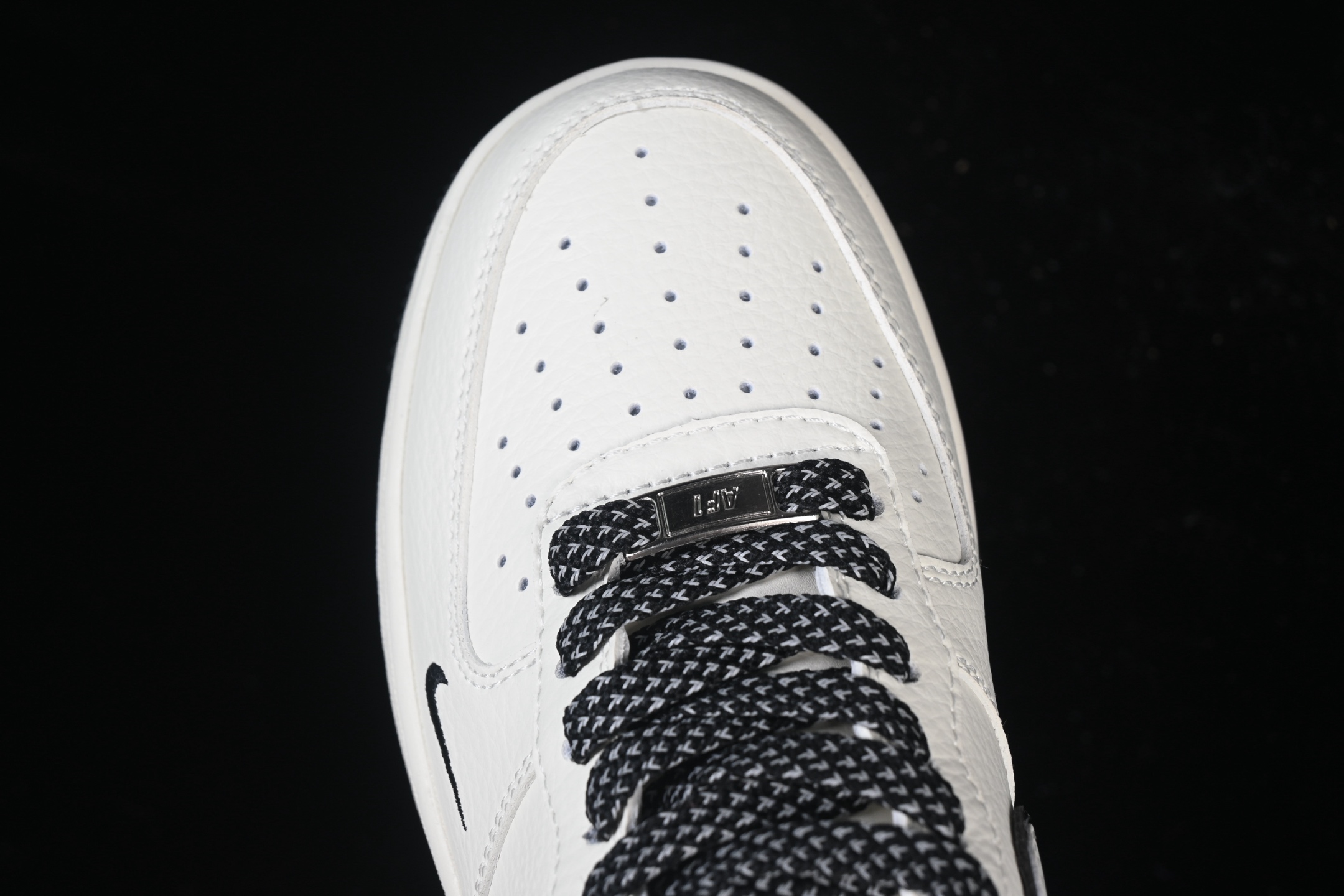 💰300纯原
 Nike Air Force 1'07 Low 斯图西联名 米黑底 空军一号低帮休闲板鞋 CS5288-046
#原楦头原纸板 原装鞋盒 定制五金配件 内置全掌气垫 原厂鞋底 
尺码：36 36.5 37.5 38 38.5 39 40 9.D4