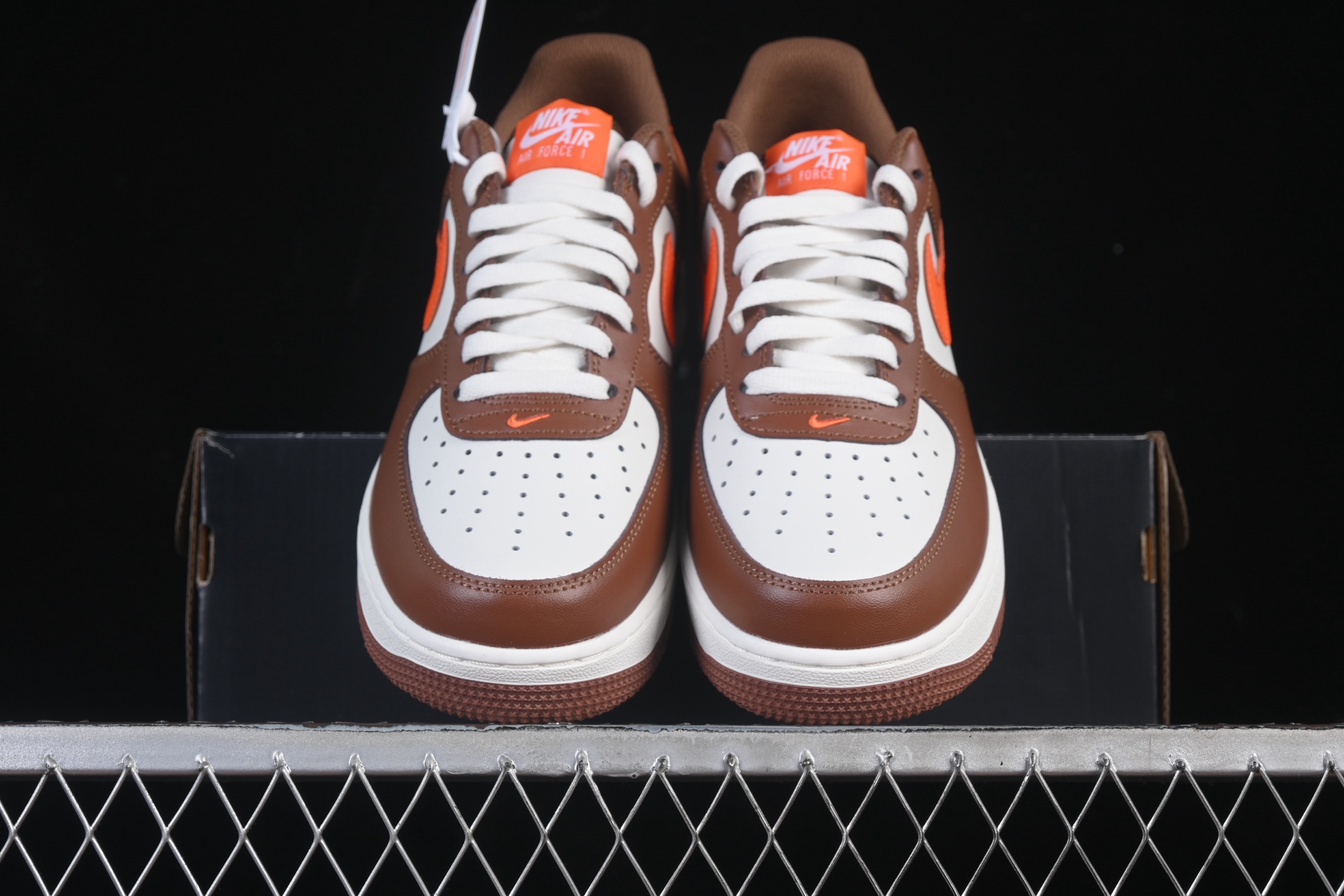 💰240纯原
 Nike Air Force 1'07 Low 空军一号低帮休闲板鞋 IO7545-221
#原楦头原纸板 原装鞋盒 内置全掌气垫 原厂鞋底 
尺码：35.5 36 36.5 37.5 38 38.5 39 40 40.5 41 42 42.5 43 44 44.5 45 K.D4