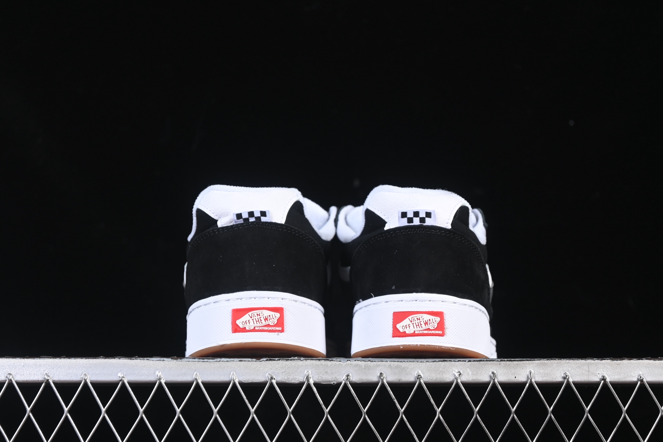 💰140纯原
Vans Skate Estazzo 万斯低帮休闲运动滑板鞋 VN000D45BA2
#工艺：硫化1:1（重量1:1、真标、原钢印、材质标、鞋型标、合格证）
尺码：35 36 36.5 37 38 38.5 39 40 40.5 41 42 42.5 43 44 M.C3