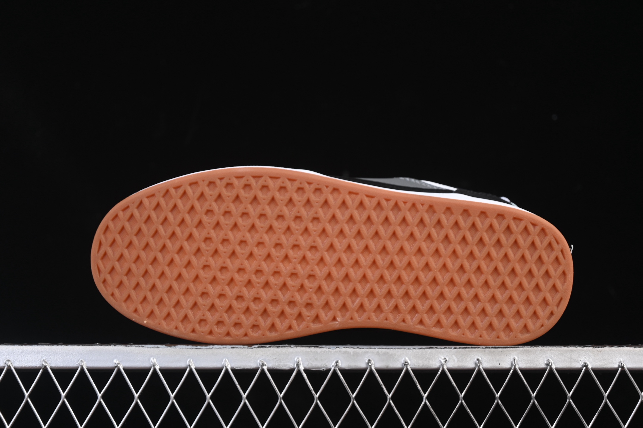 💰140纯原
Vans Skate Estazzo 万斯低帮休闲运动滑板鞋 VN000D45BA2
#工艺：硫化1:1（重量1:1、真标、原钢印、材质标、鞋型标、合格证）
尺码：35 36 36.5 37 38 38.5 39 40 40.5 41 42 42.5 43 44 M.C3