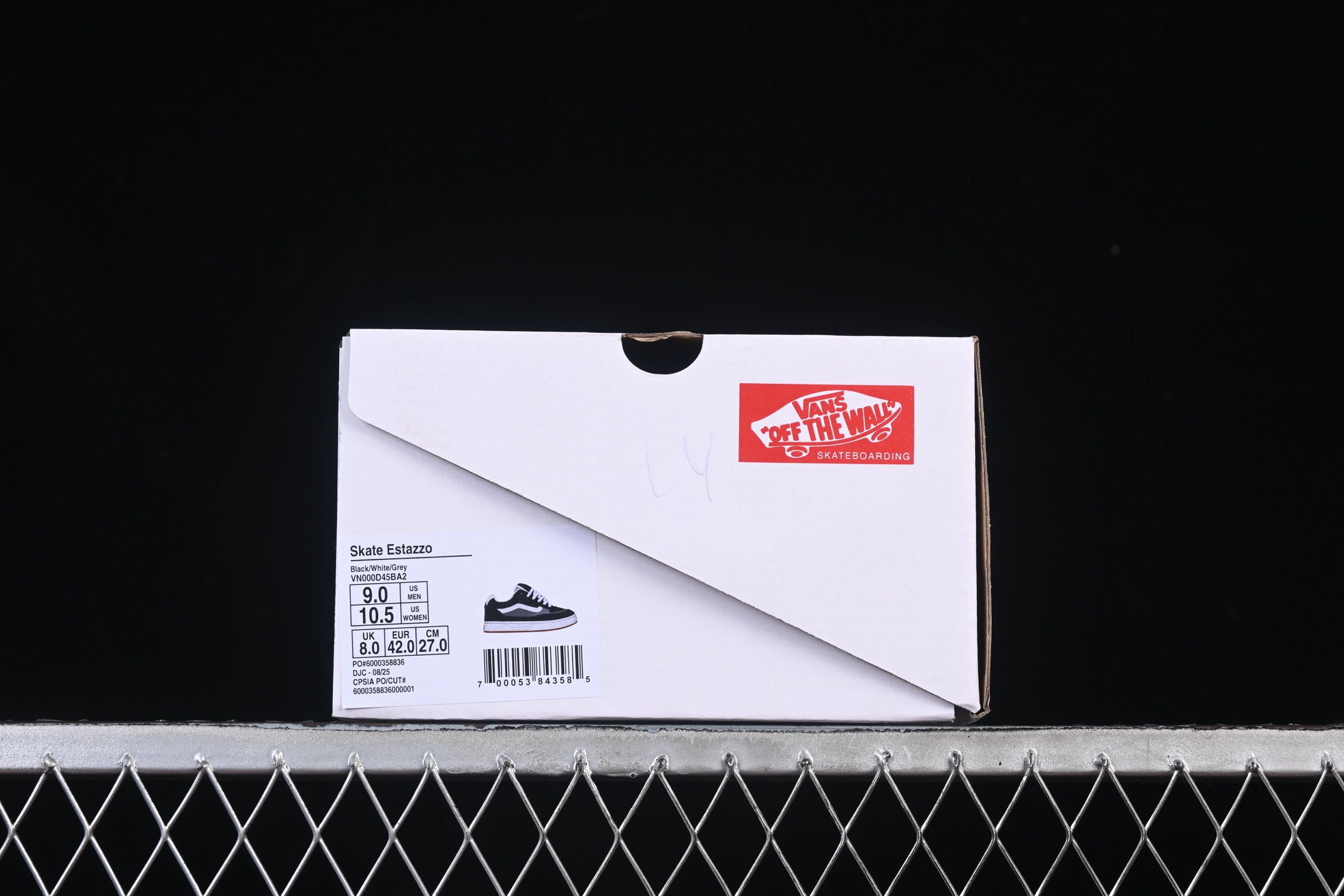 💰140纯原
Vans Skate Estazzo 万斯低帮休闲运动滑板鞋 VN000D45BA2
#工艺：硫化1:1（重量1:1、真标、原钢印、材质标、鞋型标、合格证）
尺码：35 36 36.5 37 38 38.5 39 40 40.5 41 42 42.5 43 44 M.C3