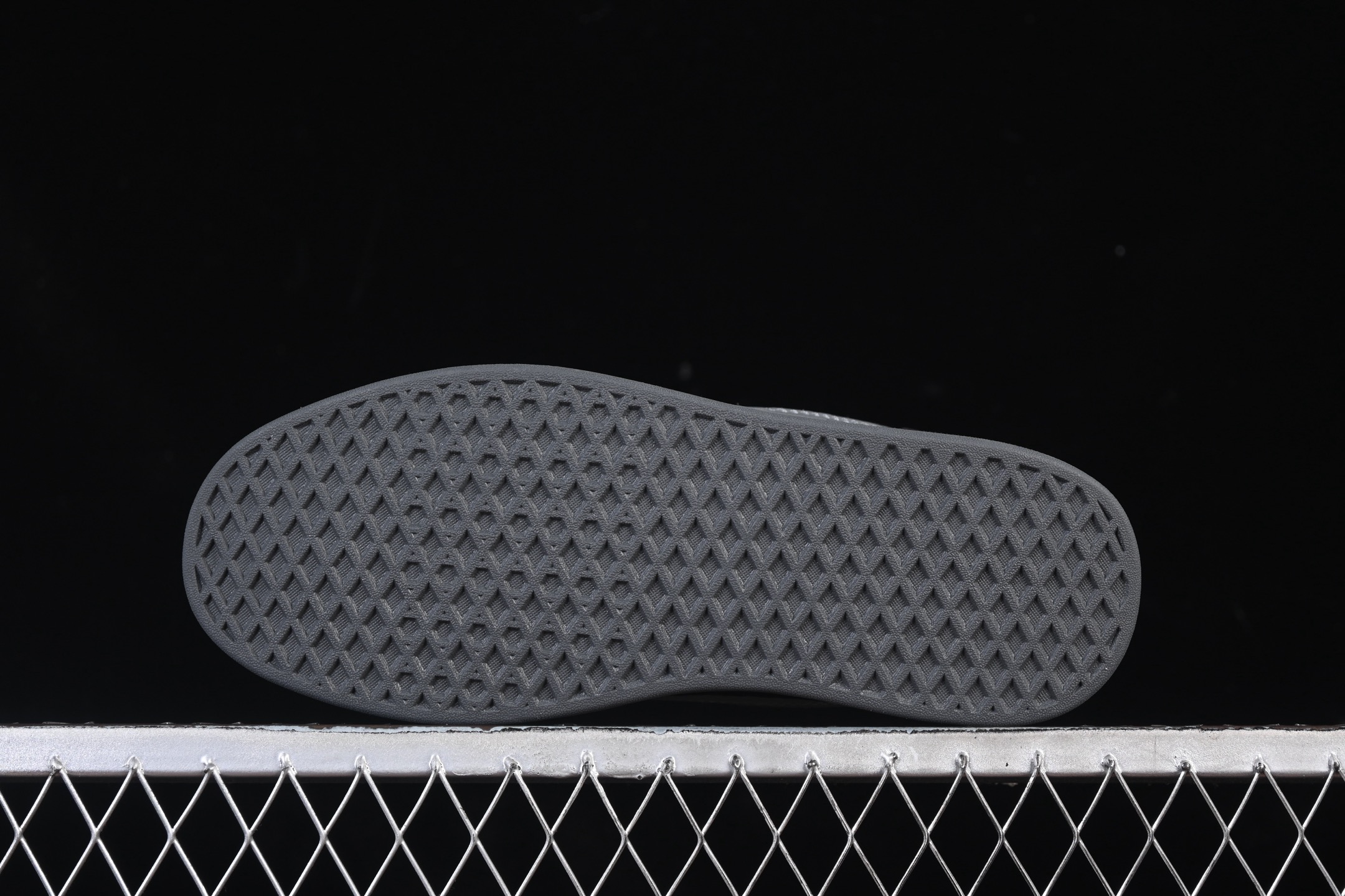 💰140纯原
Vans Skate Estazzo 万斯低帮休闲运动滑板鞋 VN000D45BA5
#工艺：硫化1:1（重量1:1、真标、原钢印、材质标、鞋型标、合格证）
尺码：35 36 36.5 37 38 38.5 39 40 40.5 41 42 42.5 43 44 M.C3