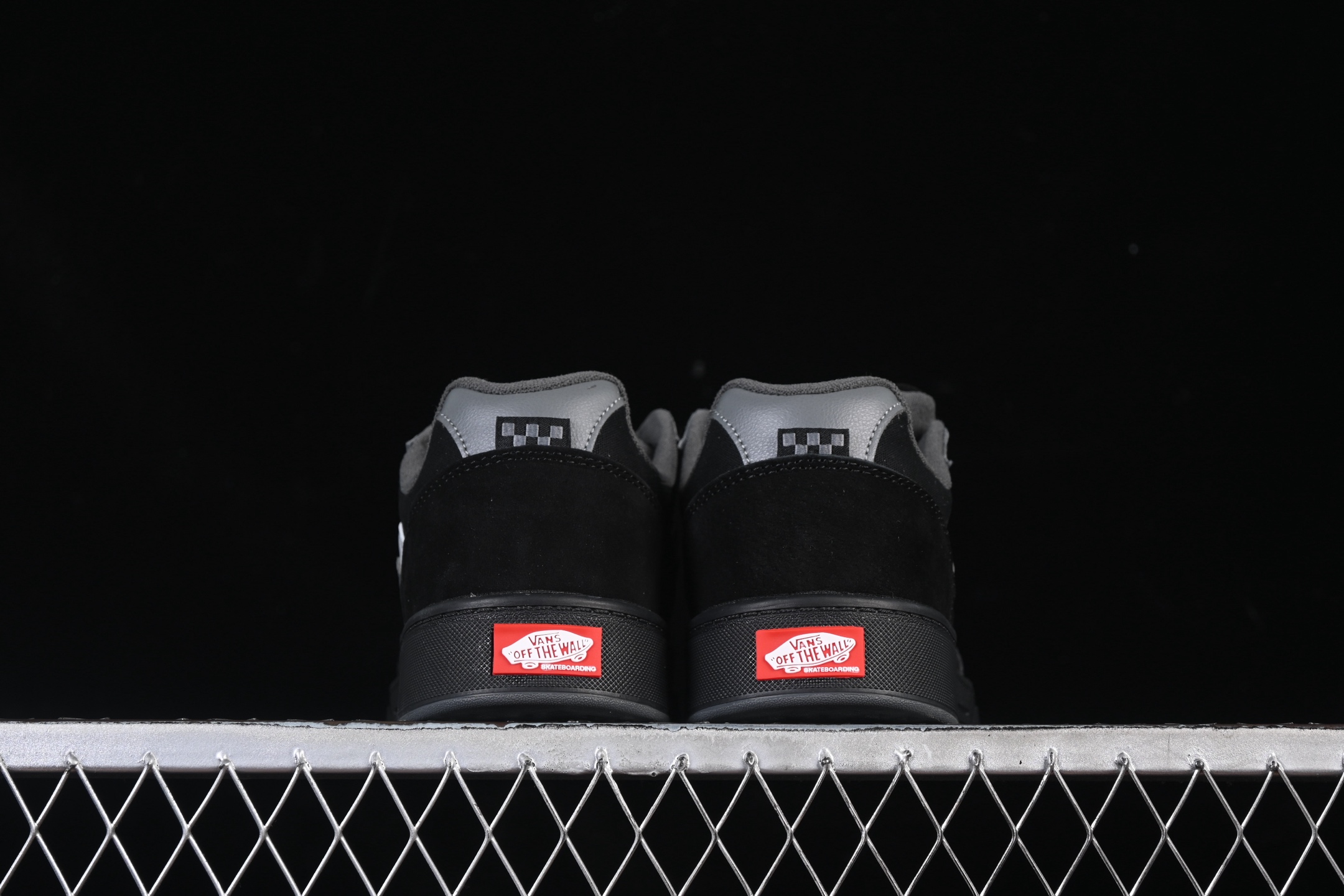 💰140纯原
Vans Skate Estazzo 万斯低帮休闲运动滑板鞋 VN000D45BA5
#工艺：硫化1:1（重量1:1、真标、原钢印、材质标、鞋型标、合格证）
尺码：35 36 36.5 37 38 38.5 39 40 40.5 41 42 42.5 43 44 M.C3