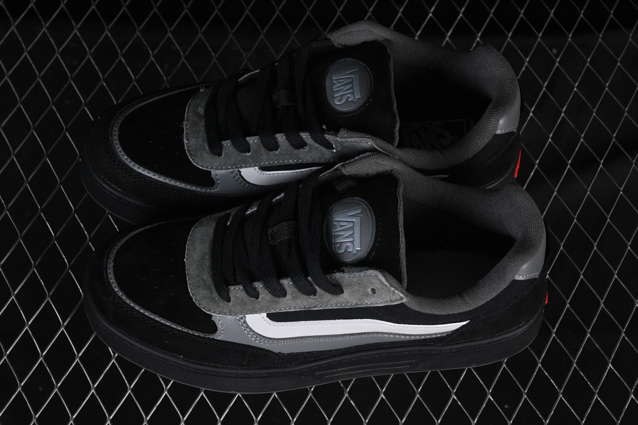 💰140纯原
Vans Skate Estazzo 万斯低帮休闲运动滑板鞋 VN000D45BA5
#工艺：硫化1:1（重量1:1、真标、原钢印、材质标、鞋型标、合格证）
尺码：35 36 36.5 37 38 38.5 39 40 40.5 41 42 42.5 43 44 M.C3