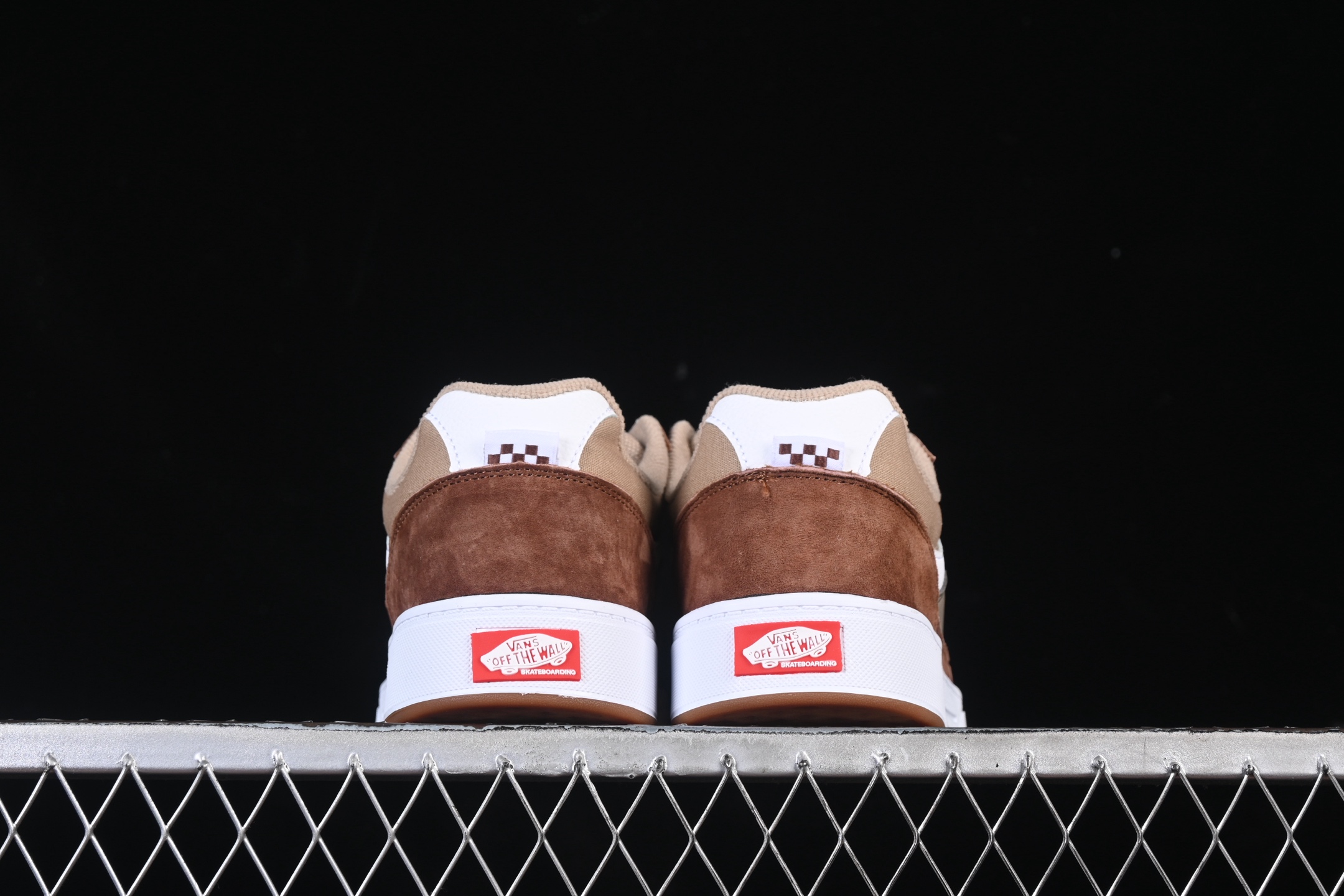 💰140纯原
Vans Skate Estazzo 万斯低帮休闲运动滑板鞋 VN000D45BA1
#工艺：硫化1:1（重量1:1、真标、原钢印、材质标、鞋型标、合格证）
尺码：35 36 36.5 37 38 38.5 39 40 40.5 41 42 42.5 43 44 M.C3