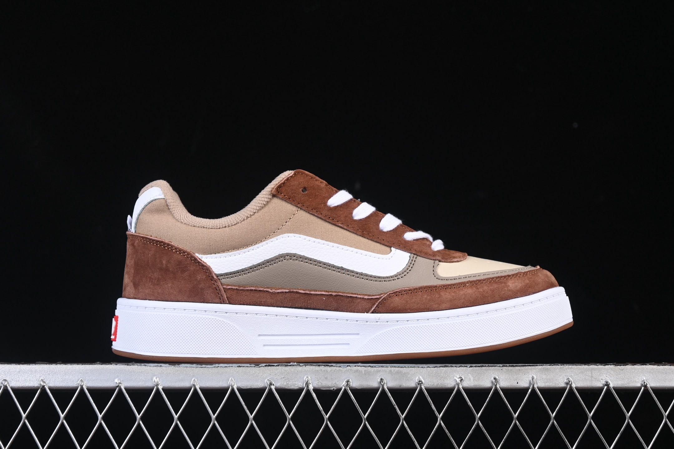 💰140纯原
Vans Skate Estazzo 万斯低帮休闲运动滑板鞋 VN000D45BA1
#工艺：硫化1:1（重量1:1、真标、原钢印、材质标、鞋型标、合格证）
尺码：35 36 36.5 37 38 38.5 39 40 40.5 41 42 42.5 43 44 M.C3