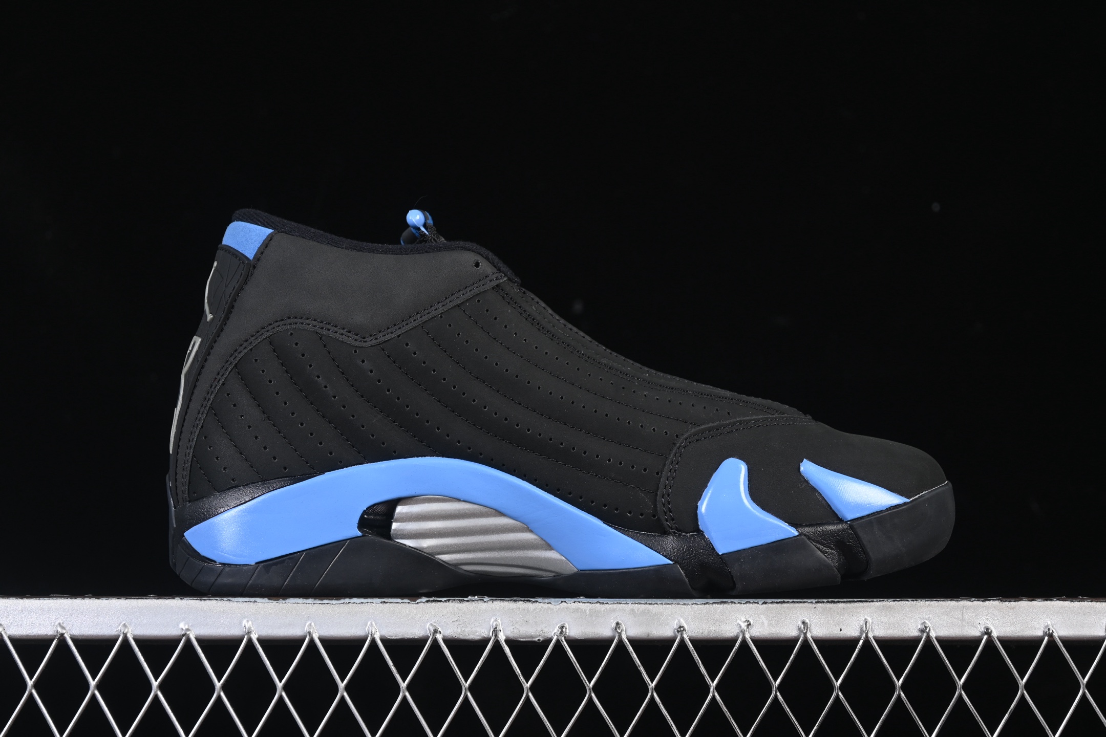 💰480纯原
Air Jordan 14 Retro "Black University Blue" AJ14 乔14法拉利 黑北卡蓝 487471-002
#大厂出品 原楦原纸板 客供原厂材料开发 全麂皮鞋身材质 细节如图所示
尺码：40 40.5 41 42 42.5 43 44 44.5 45 45.5 46 47.5 48.5 P.F6