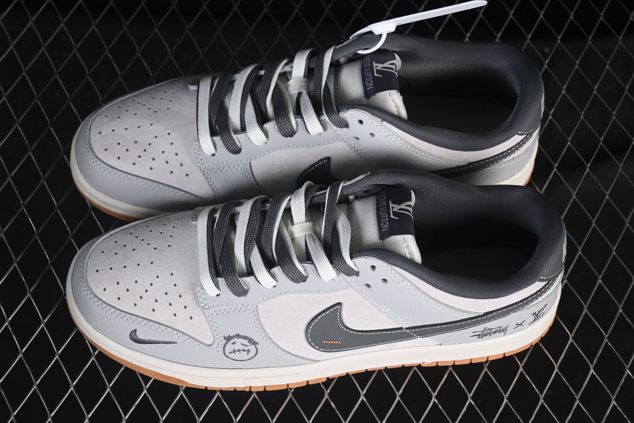 Nike SB Dunk Low 联名 石墨灰 高端定制 低帮休闲板鞋 SG6688-006#定制鞋盒 