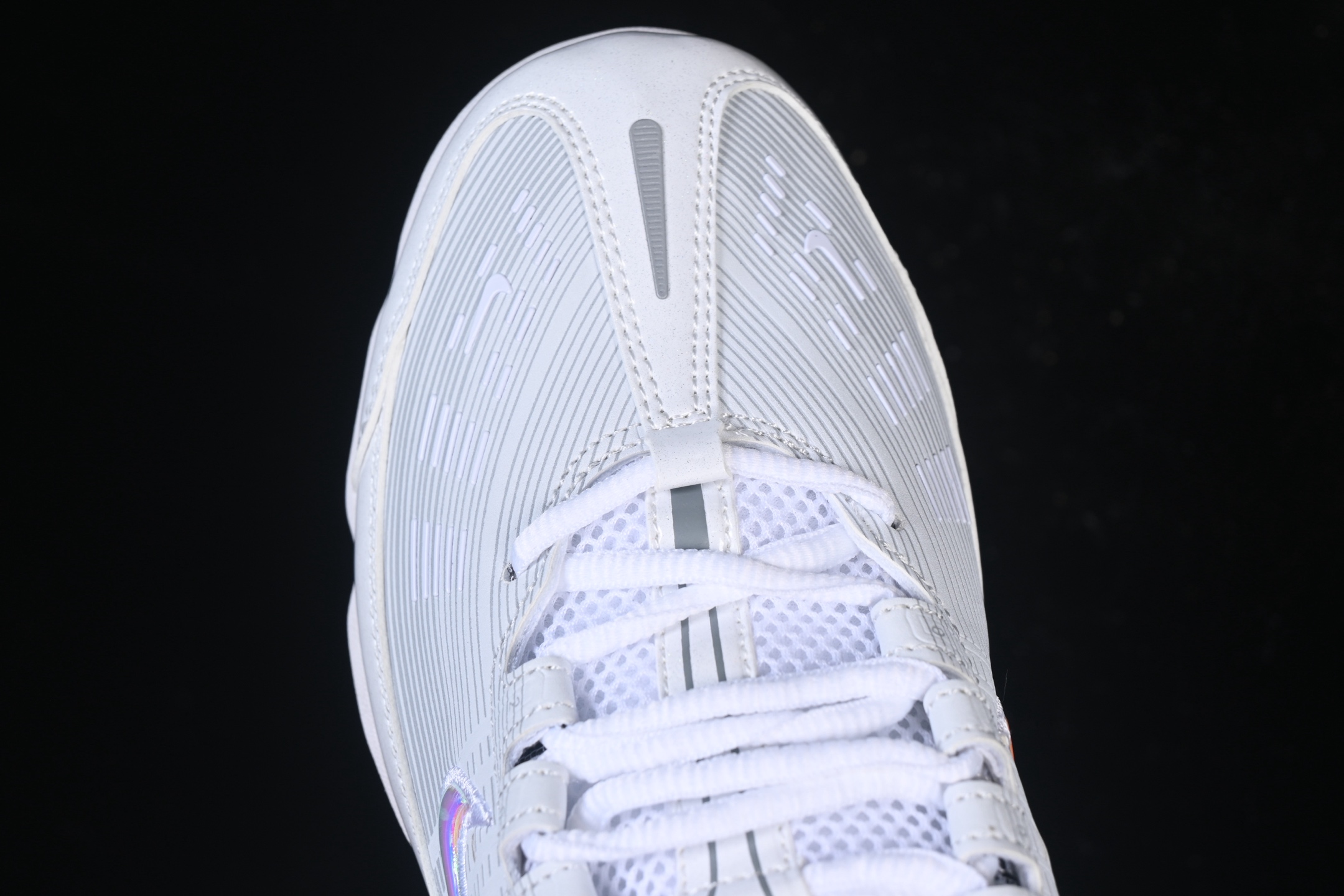 Nike Air Vapormax 360 全掌大气垫透气跑步鞋 CK9671-100#鞋面依旧延续经典