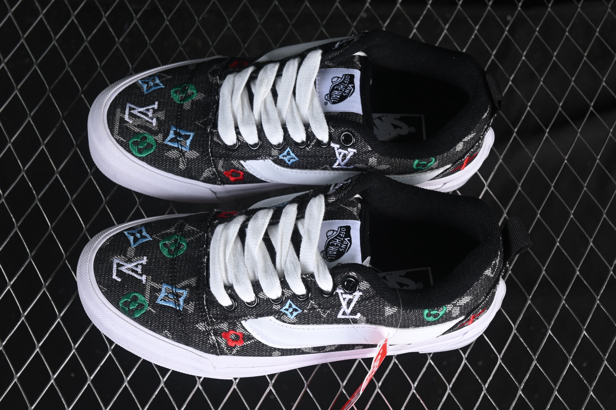 💰140纯原
Vans Knu-Skool Vr3 万斯低帮休闲运动滑板鞋 VN0009QCB9P
#工艺：硫化1:1（重量1:1、真标、原钢印、材质标、鞋型标、合格证）
尺码：35 36 36.5 37 38 38.5 39 40 40.5 41 42 42.5 43 44 M.C3