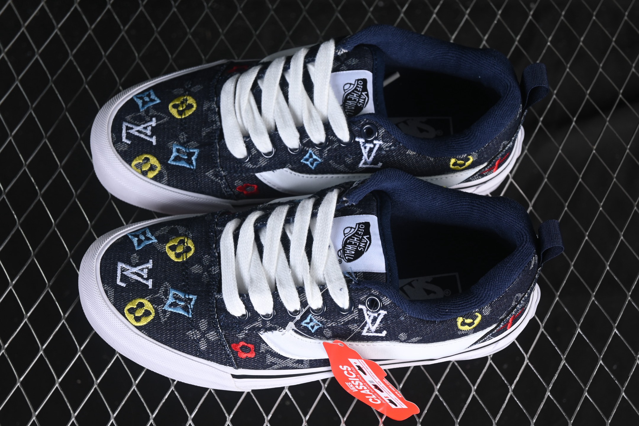 💰140纯原
Vans Knu-Skool Vr3 万斯低帮休闲运动滑板鞋 VN000CS0239
#工艺：硫化1:1（重量1:1、真标、原钢印、材质标、鞋型标、合格证）
尺码：35 36 36.5 37 38 38.5 39 40 40.5 41 42 42.5 43 44 M.C3