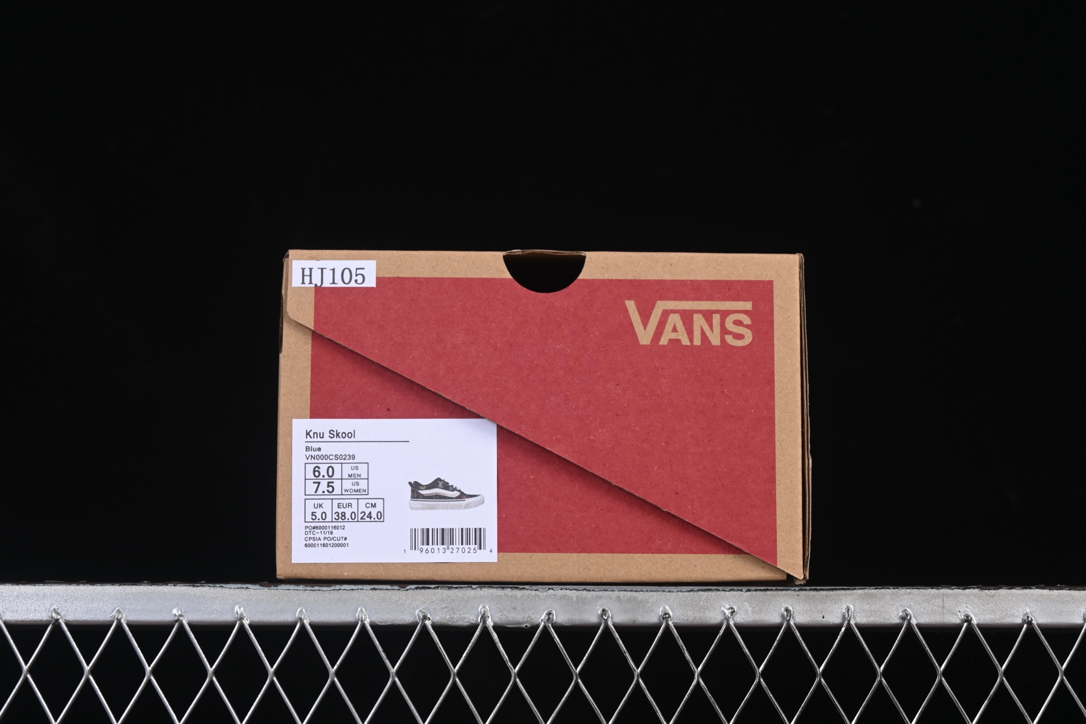 💰140纯原
Vans Knu-Skool Vr3 万斯低帮休闲运动滑板鞋 VN000CS0239
#工艺：硫化1:1（重量1:1、真标、原钢印、材质标、鞋型标、合格证）
尺码：35 36 36.5 37 38 38.5 39 40 40.5 41 42 42.5 43 44 M.C3
