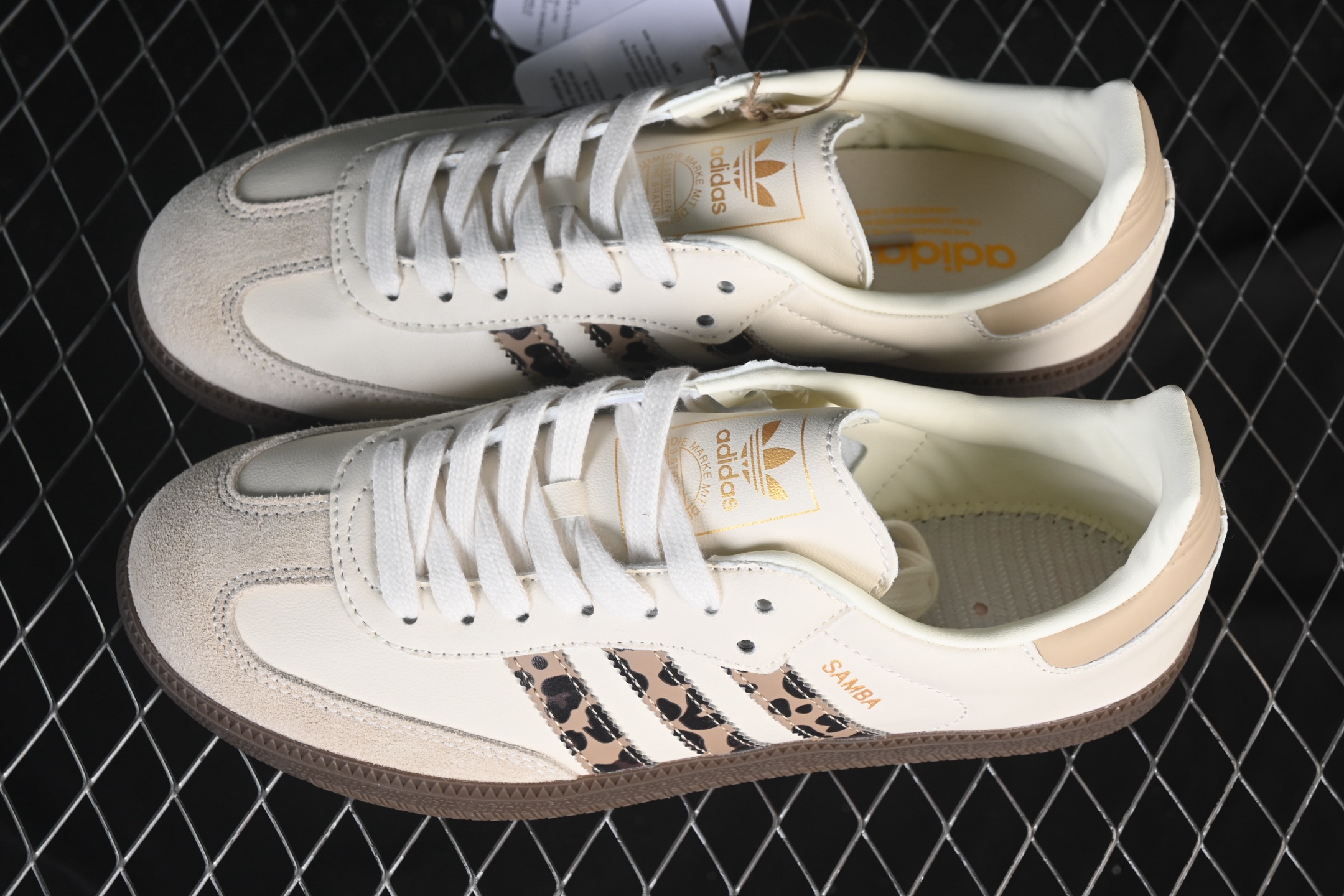 Adidas Samba JQ5874 阿迪三叶草休闲板鞋尺码：36 36.5 37 38 38.5 3