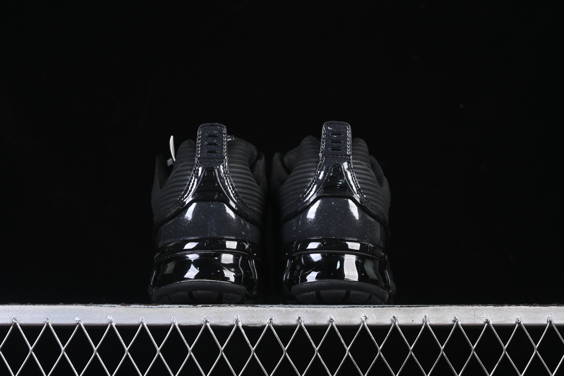 Nike Air Vapormax 360 全掌大气垫透气跑步鞋 CK2718-001#鞋面依旧延续经典