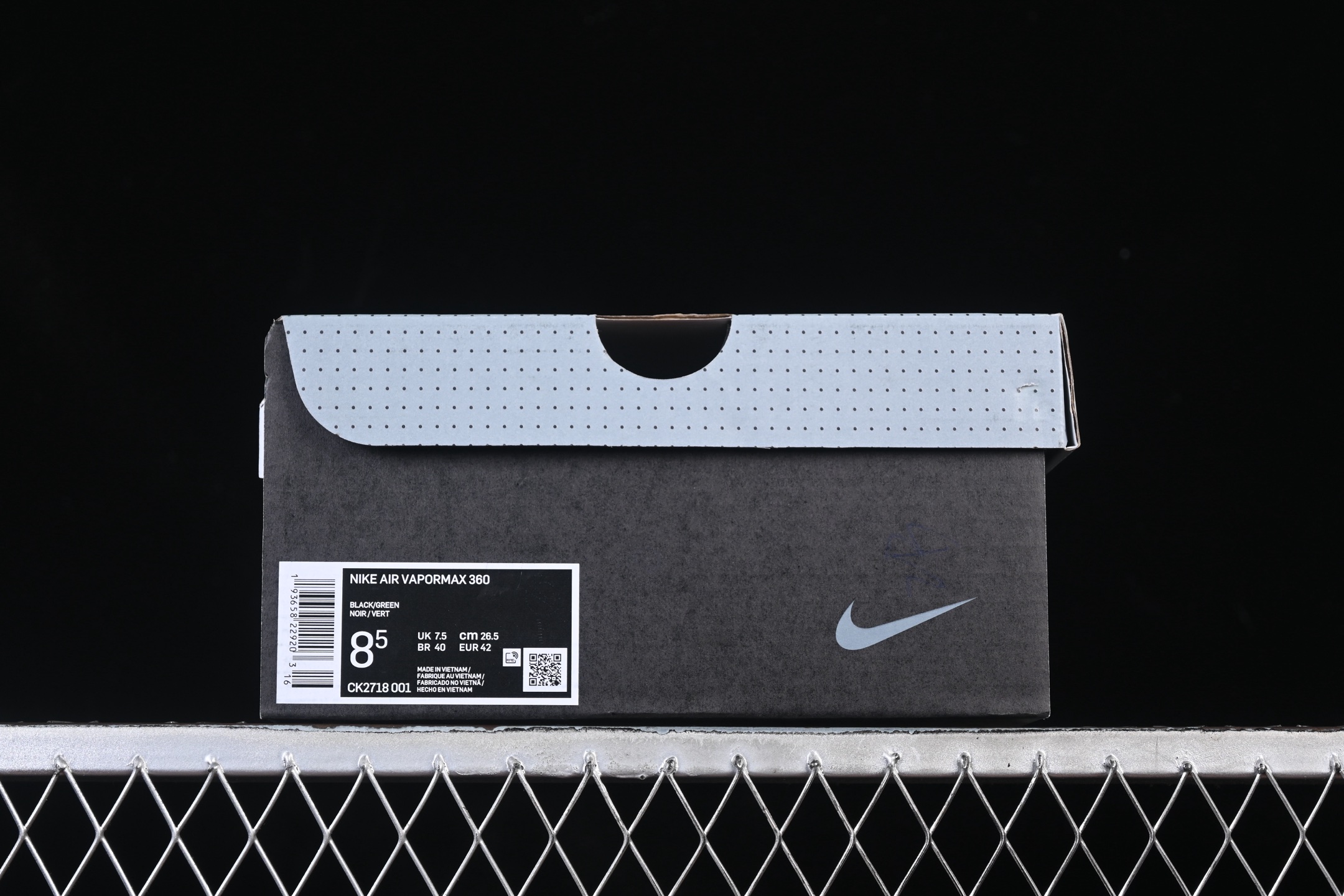 Nike Air Vapormax 360 全掌大气垫透气跑步鞋 CK2718-001#鞋面依旧延续经典