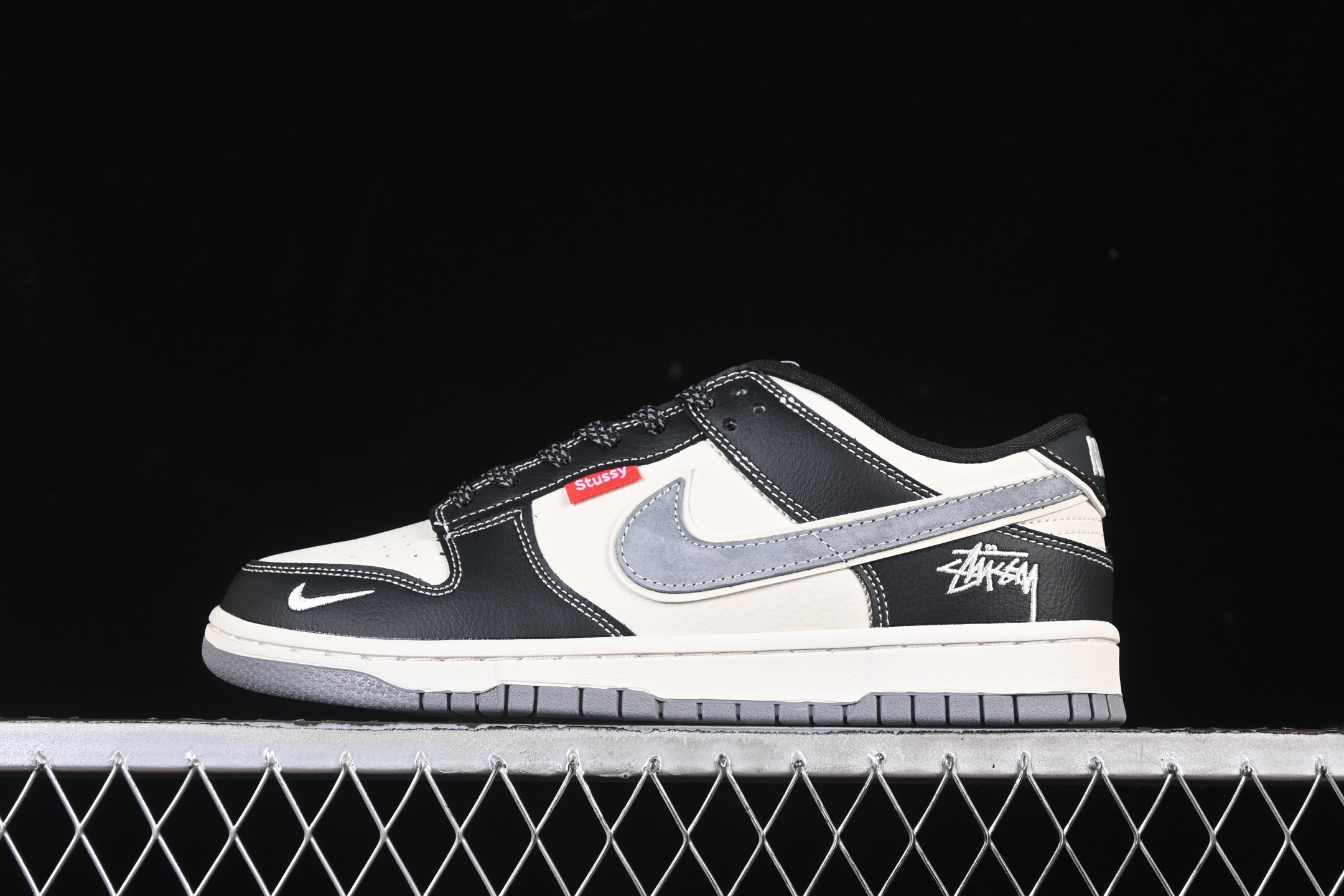 Nike SB Dunk Low 斯图西联名 黑白熊猫 周年高端定制 低帮休闲板鞋 DN3168-003