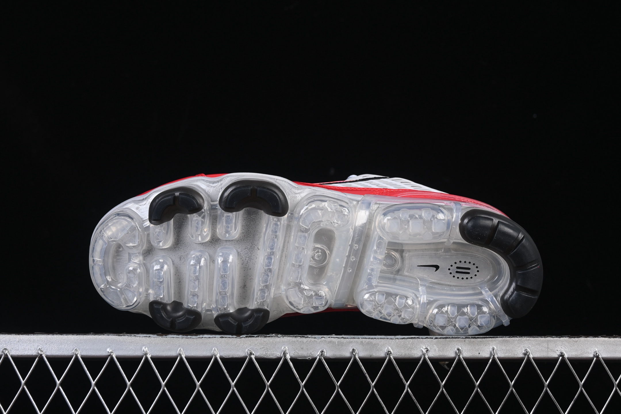 Nike Air Vapormax 360 全掌大气垫透气跑步鞋 CK2718-002#鞋面依旧延续经典