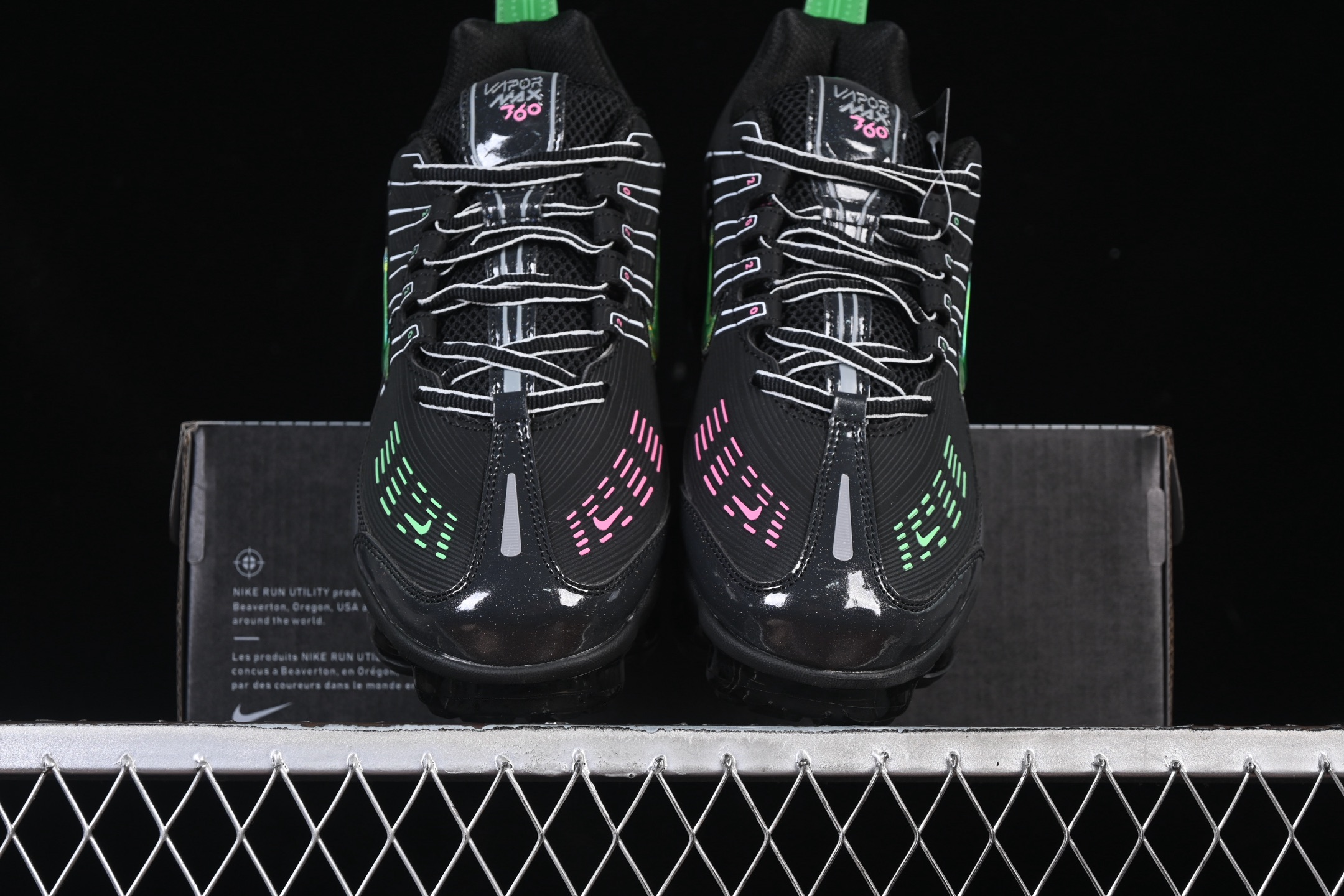 Nike Air Vapormax 360 全掌大气垫透气跑步鞋 CK2718-003#鞋面依旧延续经典