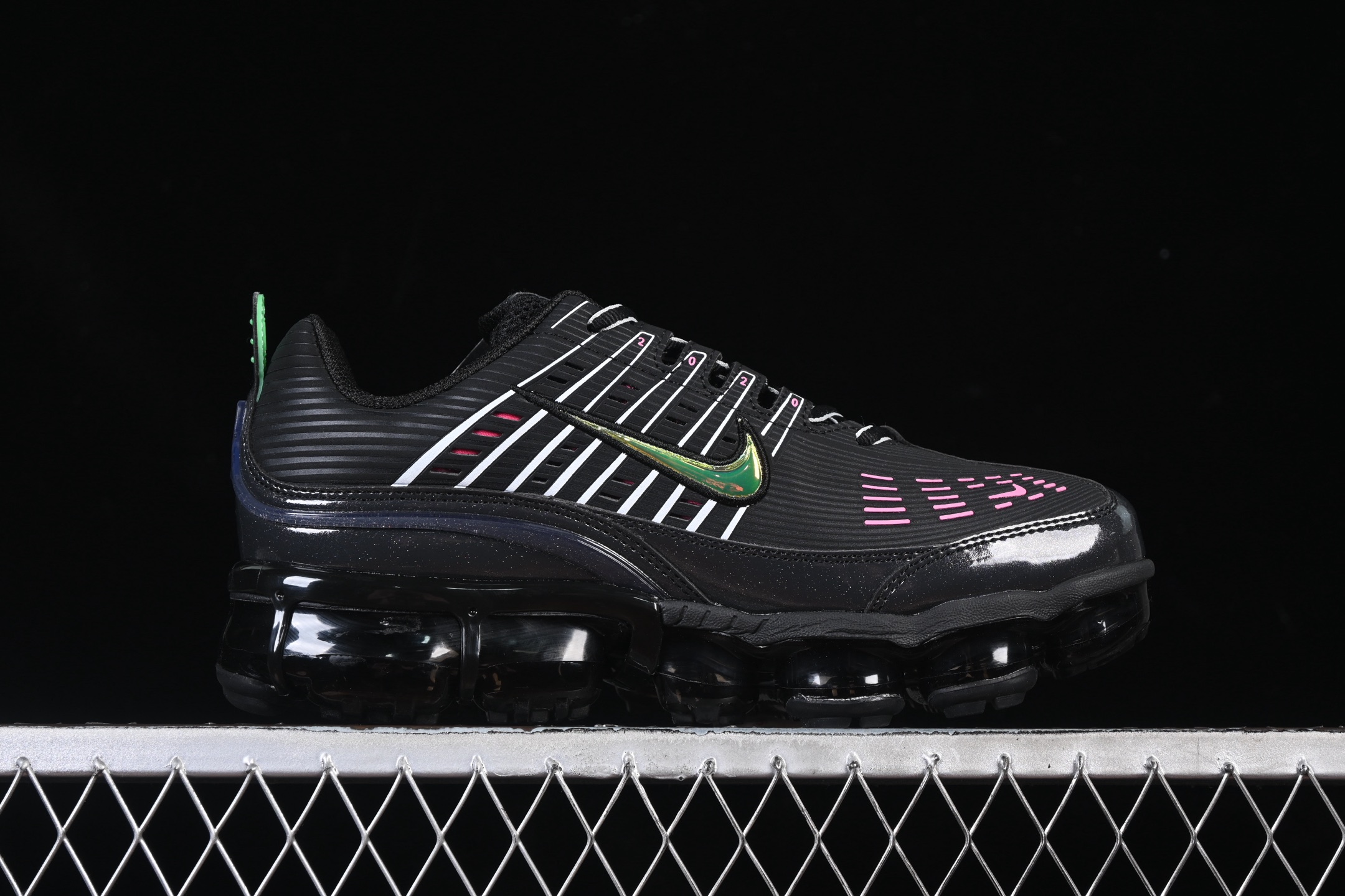 Nike Air Vapormax 360 全掌大气垫透气跑步鞋 CK2718-003#鞋面依旧延续经典