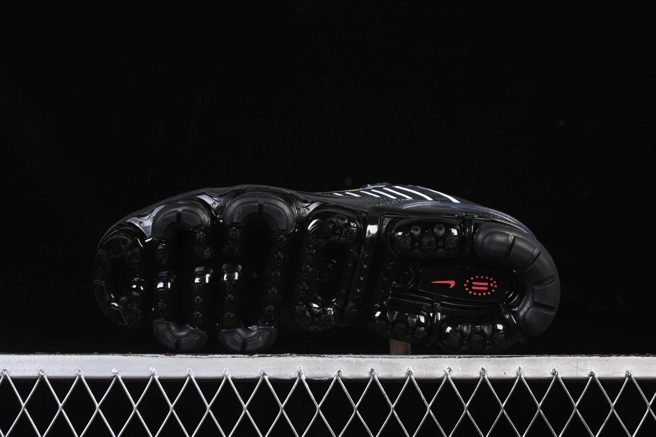 Nike Air Vapormax 360 全掌大气垫透气跑步鞋 CK2718-003#鞋面依旧延续经典