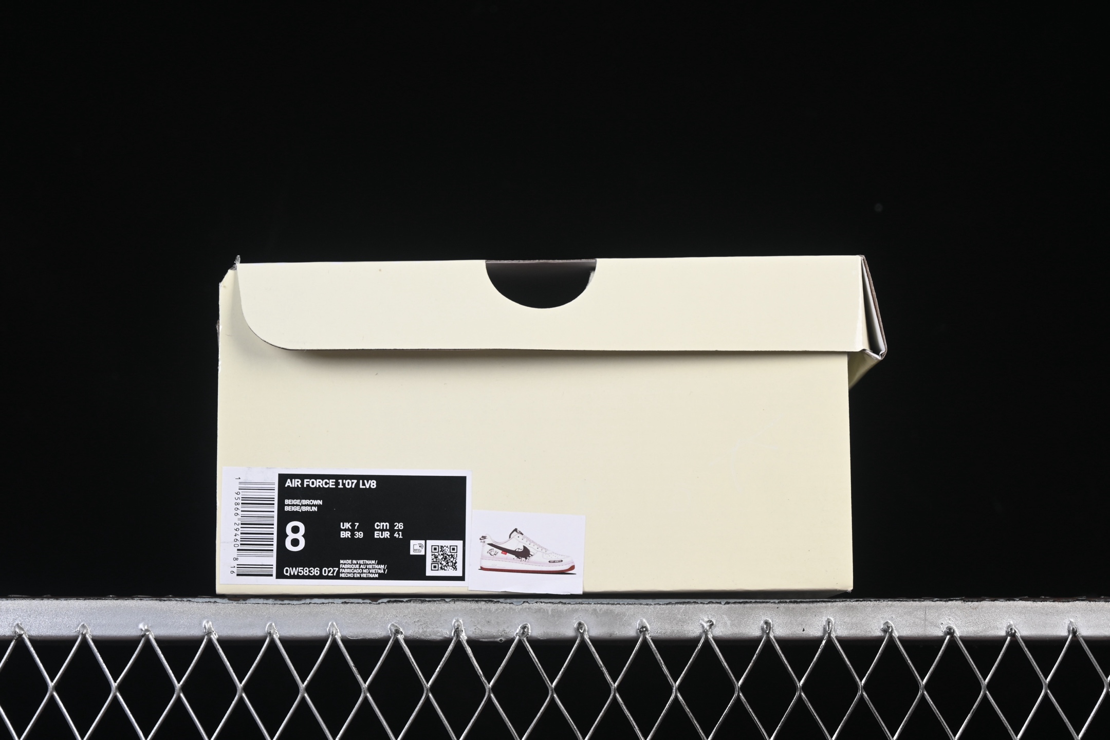 Nike Air Force 1'07 Low 联名 爱心米黑生胶 空军一号低帮休闲板鞋 QW5836-