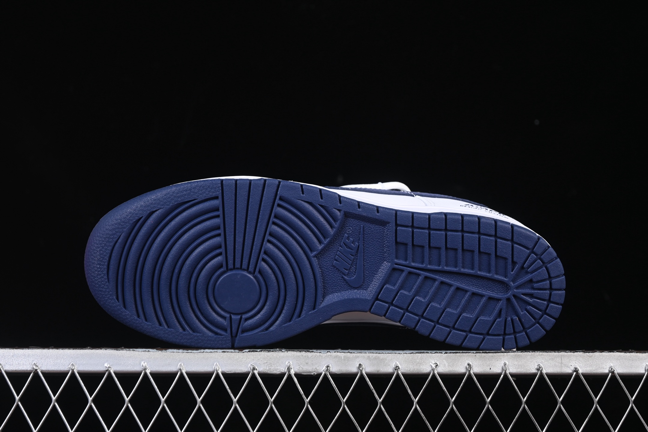 💰260公司级💰360纯原
 Nike SB Dunk Low "Just Do It" 绑带 周年高端定制 低帮休闲板鞋 WB0620-118
#定制鞋盒 超高清洁度 皮料切割干净无任何毛边 细节完美 
尺码：40 40.5 41 42 42.5 43 44 44.5 45 46 9.E5