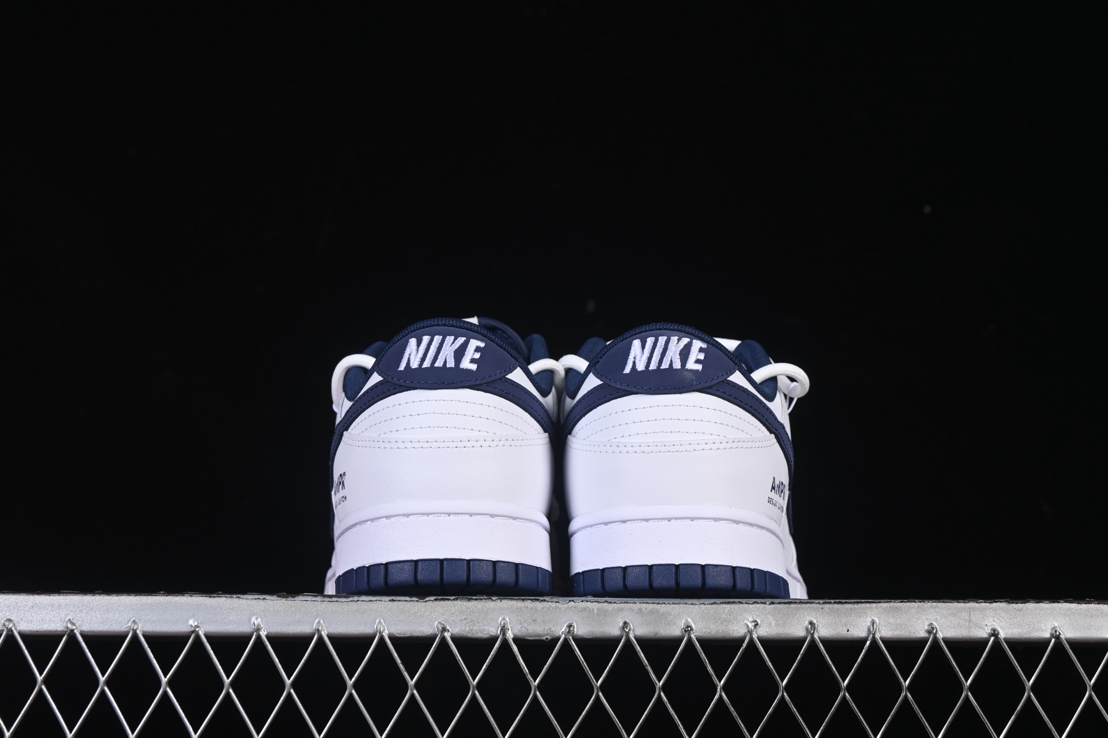 💰260公司级💰360纯原
 Nike SB Dunk Low "Just Do It" 绑带 周年高端定制 低帮休闲板鞋 WB0620-118
#定制鞋盒 超高清洁度 皮料切割干净无任何毛边 细节完美 
尺码：40 40.5 41 42 42.5 43 44 44.5 45 46 9.E5