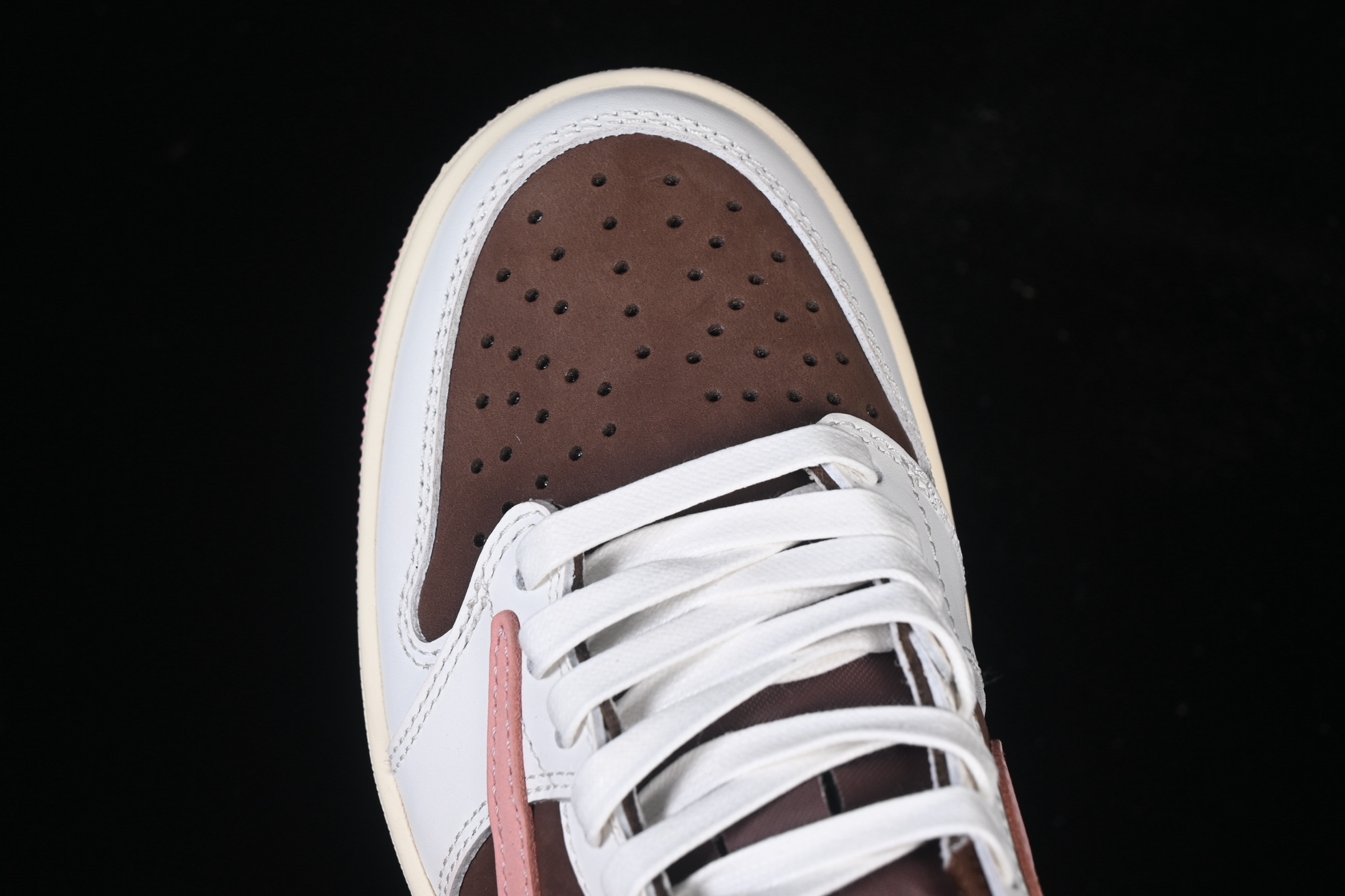 💰420 外贸版本 Travis Scott x Air Jordan 1 Low OG AJ1 乔1粉色倒勾低帮 DZ4137-206
尺码：36 36.5 37.5 38 38.5 39 40 40.5 41 42 42.5 43 44 44.5 45 45.5 46 47.5 48.5 WMD4