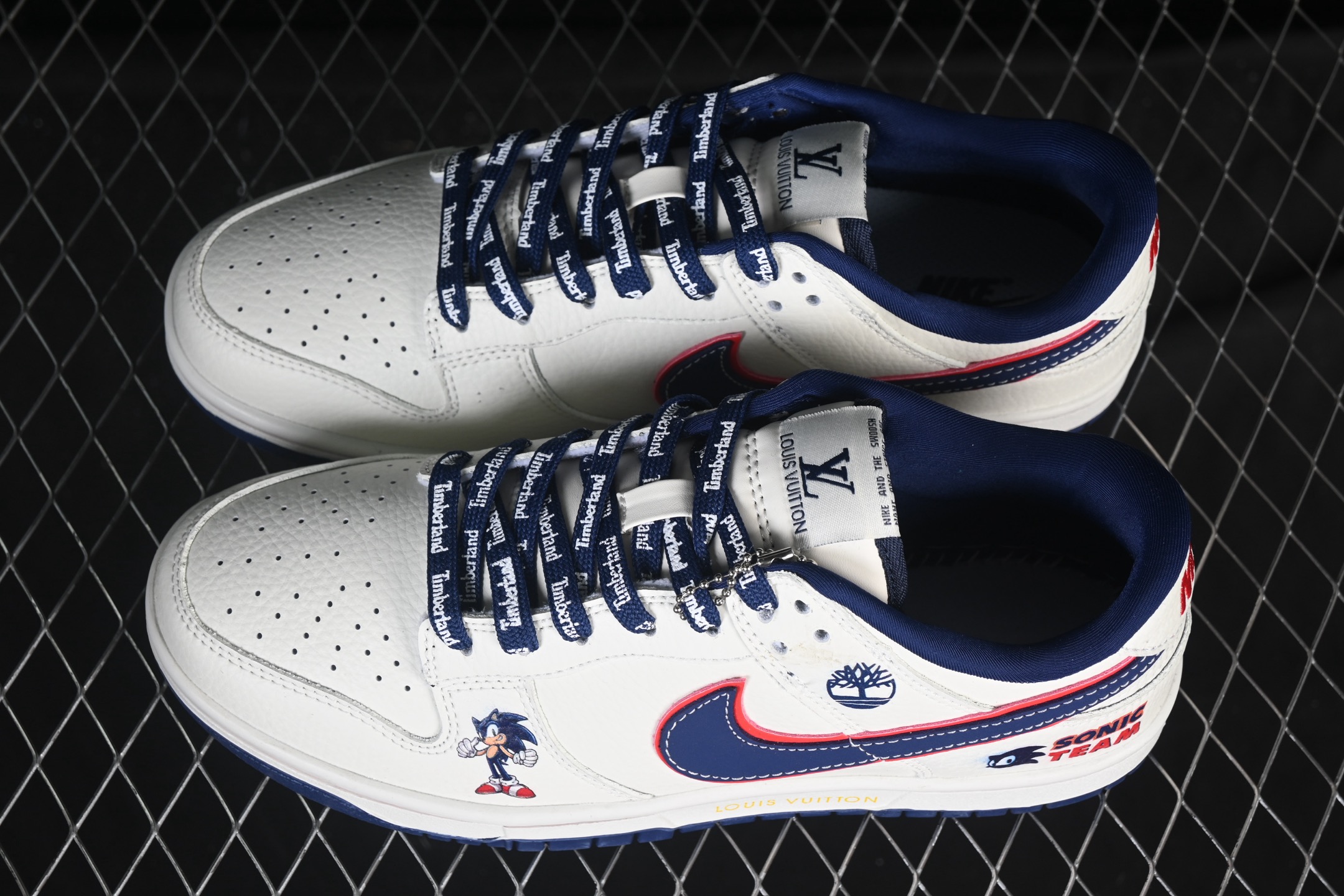 💰280公司级💰360纯原
 Nike SB Dunk Low 三方联名 奶白绛蓝 高端定制 低帮休闲板鞋 NH0601-479
#定制鞋盒 大厂纯原品质出货 超高清洁度 皮料切割干净无任何毛边 细节完美 
尺码：36 36.5 37.5 38 38.5 39 40 40.5 41 42 42.5 43 44 44.5 45 9.E5