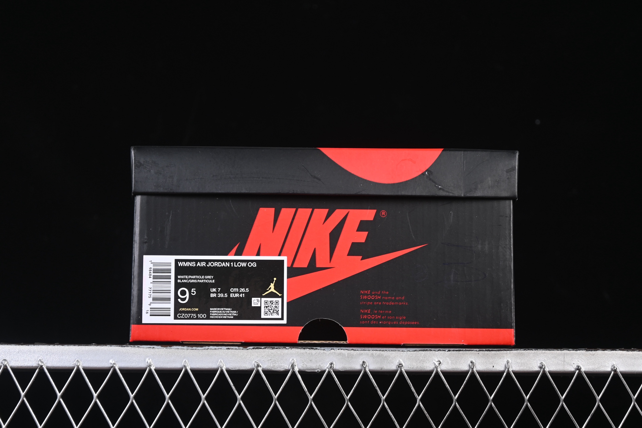 💰200公司级💰240纯原
 Air Jordan 1 Low OG "Neutral Grey" AJ1 乔1简约白灰 低帮文化休闲板鞋 CZ0775-100
尺码：35.5 36 36.5 37.5 38 38.5 39 40 40.5 41 42 42.5 43 44 44.5 45 M.D4