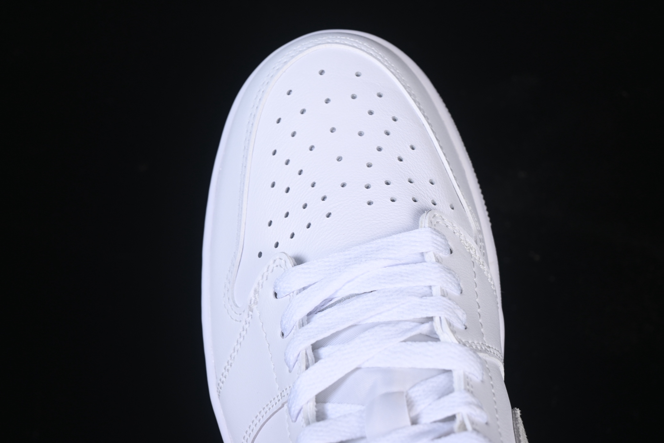 💰200公司级💰240纯原
 Air Jordan 1 Low OG "Neutral Grey" AJ1 乔1简约白灰 低帮文化休闲板鞋 CZ0775-100
尺码：35.5 36 36.5 37.5 38 38.5 39 40 40.5 41 42 42.5 43 44 44.5 45 M.D4