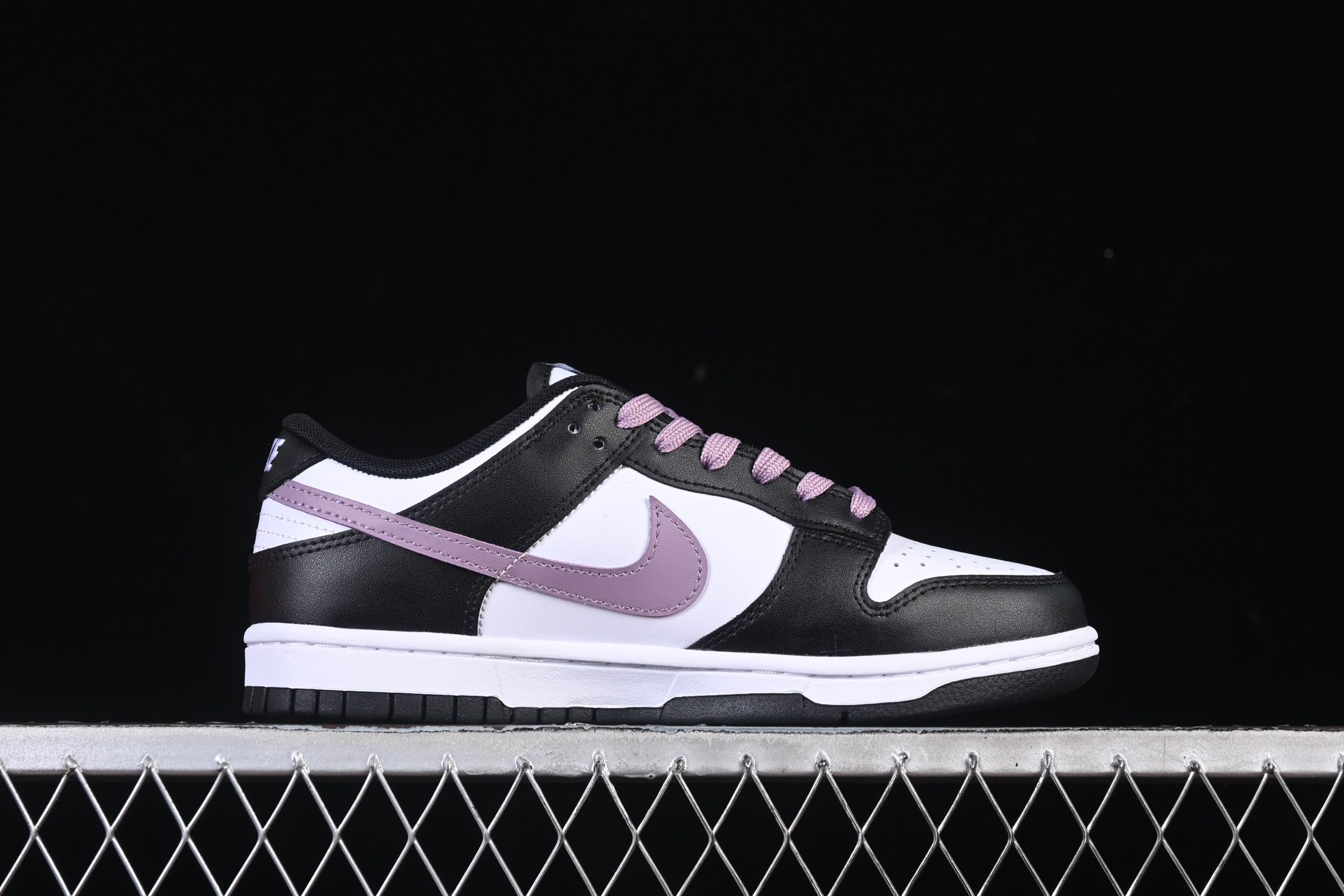 💰260公司级💰360纯原
Nike SB Dunk Low 黑白紫勾 低帮休闲板鞋 DD1391-100
尺码：35.5 36 36.5 37.5 38 38.5 39 40 9.E5
