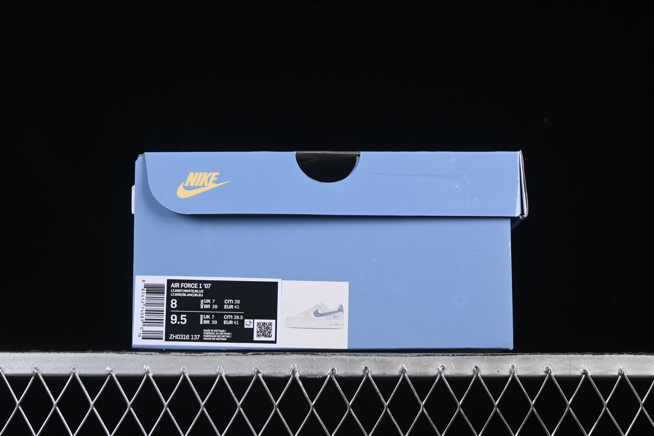 💰300纯原
 Nike Air Force 1'07 Low 二次元主题 斯图西联名 空军一号低帮休闲板鞋 ZH0316-137
#原楦头原纸板 原装鞋盒 定制五金配件 内置全掌气垫 原厂鞋底 
尺码：36 36.5 37.5 38 38.5 39 40 40.5 41 42 42.5 43 44 44.5 45 9.D4