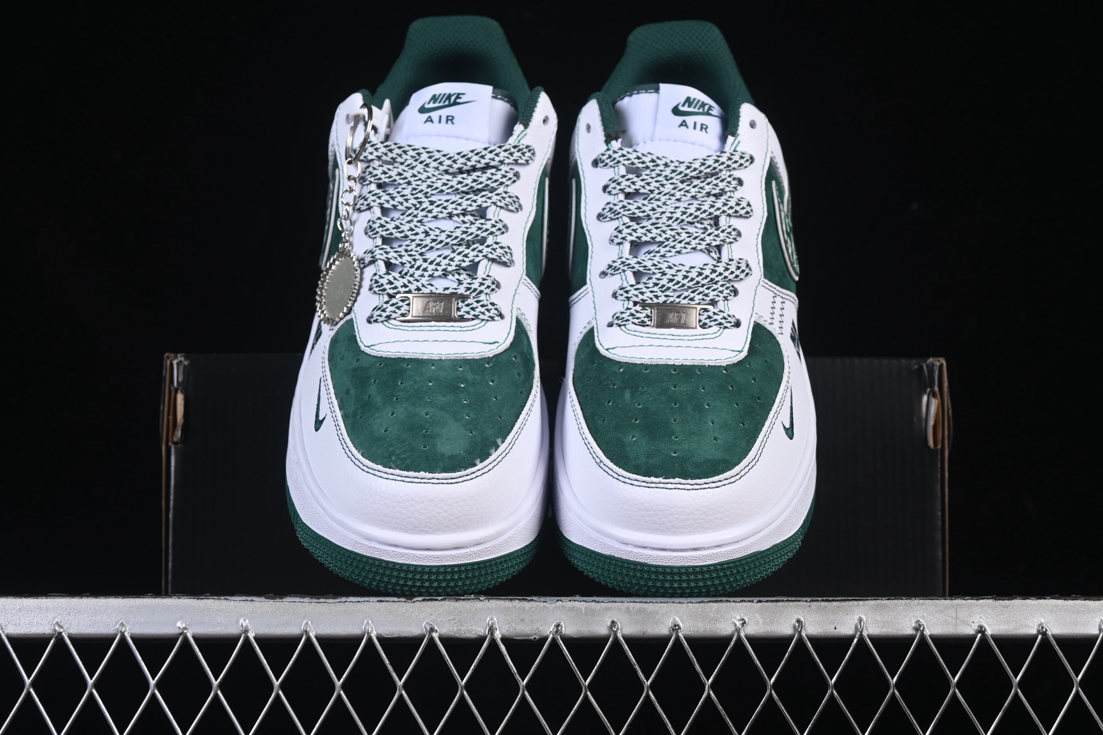 💰260公司级💰360纯原
 Nike Air Force 1'07 Low 北面联名 绿猪八翻毛 空军一号低帮休闲板鞋 SU2305-561
#原楦头原纸板 原装鞋盒 定制五金配件 内置全掌气垫 原厂鞋底 
尺码：36 36.5 37.5 38 38.5 39 40 40.5 41 42 42.5 43 44 44.5 45 9.D4