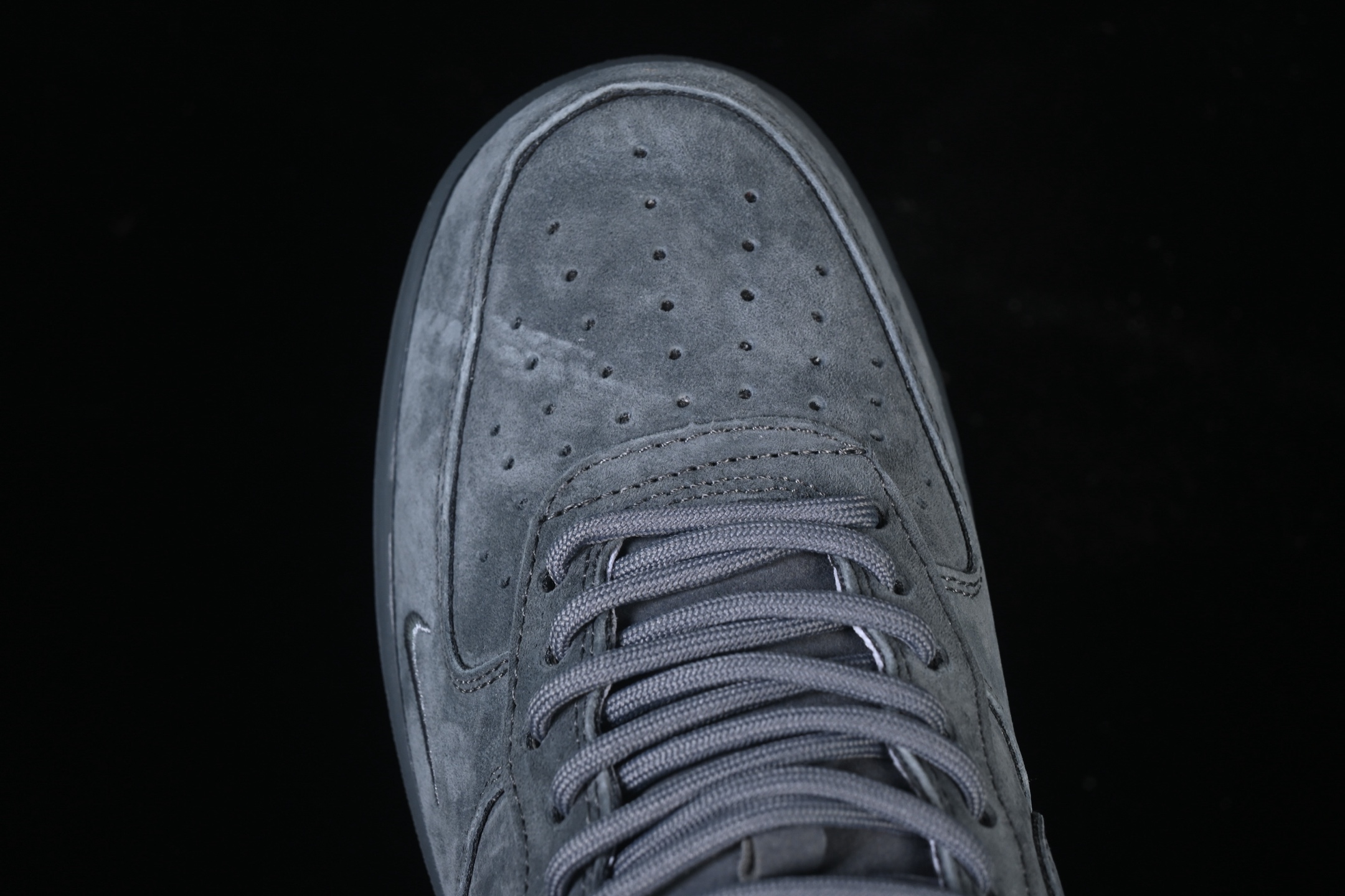 💰280纯原
 Nike Air Force 1'07 Low Supreme联名 全猪八 空军一号低帮休闲板鞋 DF0188-115
#原楦头原纸板 原装鞋盒 定制五金配件 内置全掌气垫 原厂鞋底
尺码：36 36.5 37.5 38 38.5 39 40 40.5 41 42 42.5 43 44 44.5 45 9.D4