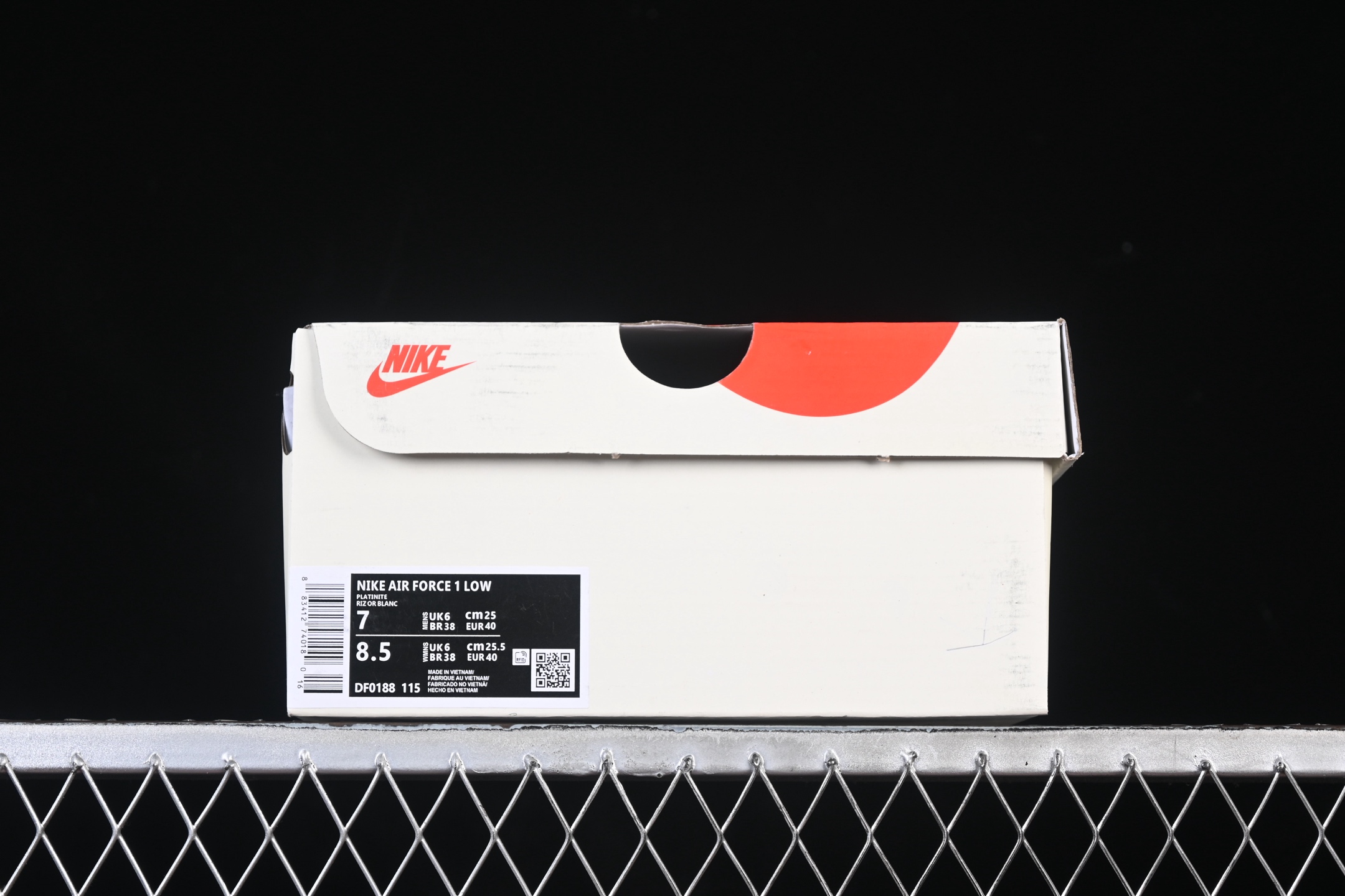 💰280纯原
 Nike Air Force 1'07 Low Supreme联名 全猪八 空军一号低帮休闲板鞋 DF0188-115
#原楦头原纸板 原装鞋盒 定制五金配件 内置全掌气垫 原厂鞋底
尺码：36 36.5 37.5 38 38.5 39 40 40.5 41 42 42.5 43 44 44.5 45 9.D4