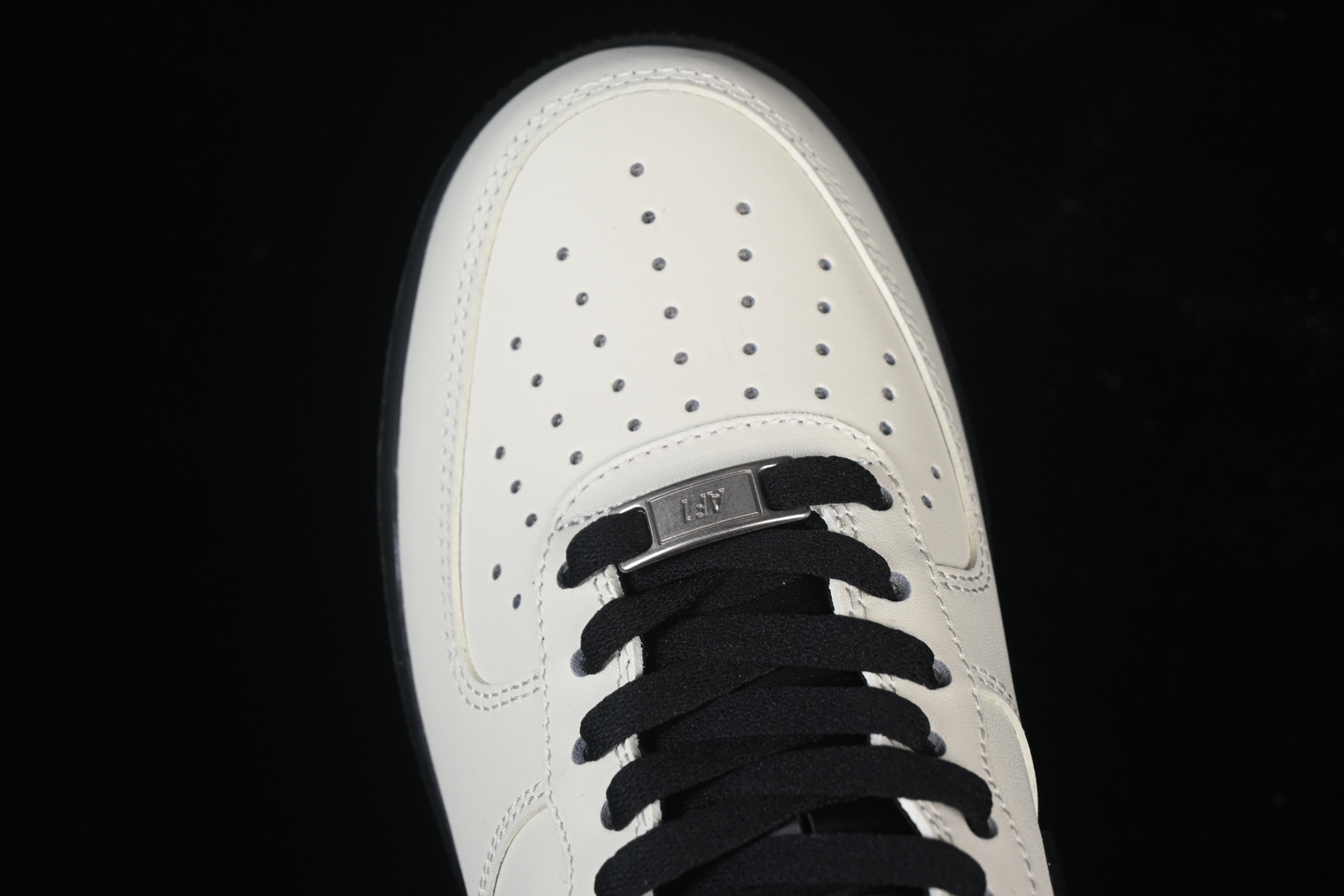 💰300纯原
Nike Air Force 1'07 Low 二次元主题 米黑 空军一号低帮休闲板鞋 ZH0316-143
#定制皮料 原厂3D打印 定制鞋盒 原楦原纸板 纯正空军版型 内置全掌气垫
尺码：36 36.5 37.5 38 38.5 39 40 40.5 41 42 42.5 43 44 44.5 45 9.D4