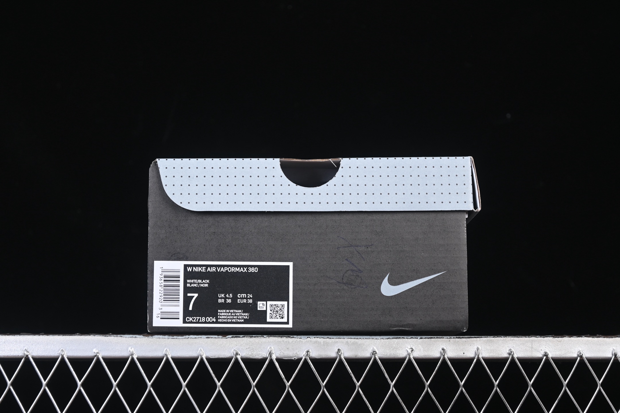 Nike Air Vapormax 360 全掌大气垫透气跑步鞋 CK2718-004#鞋面依旧延续经典