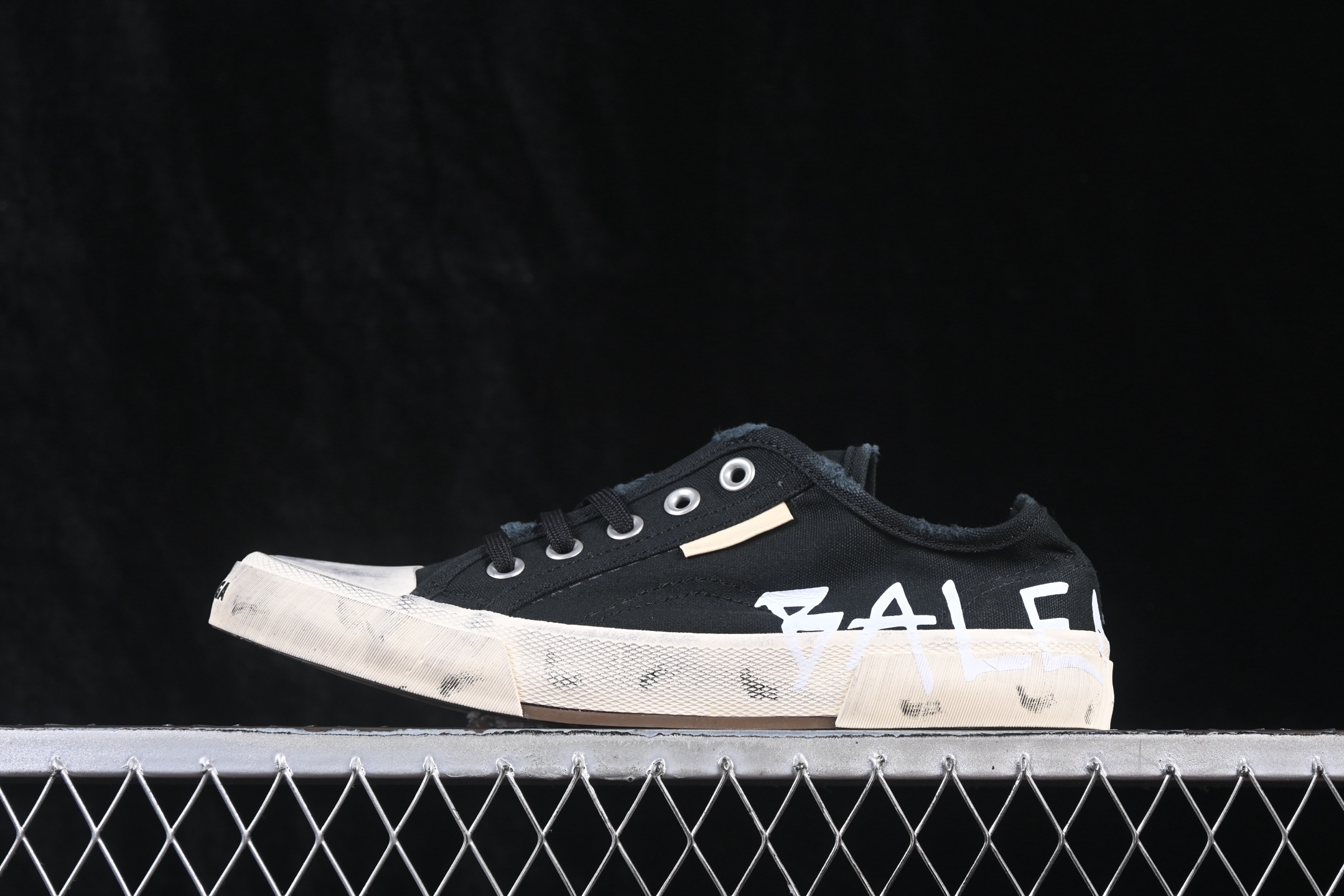 OK版 Balenciaga Paris Low 巴黎世家磨损做旧低帮系带时尚板鞋 W3RR51099 尺码：35 36