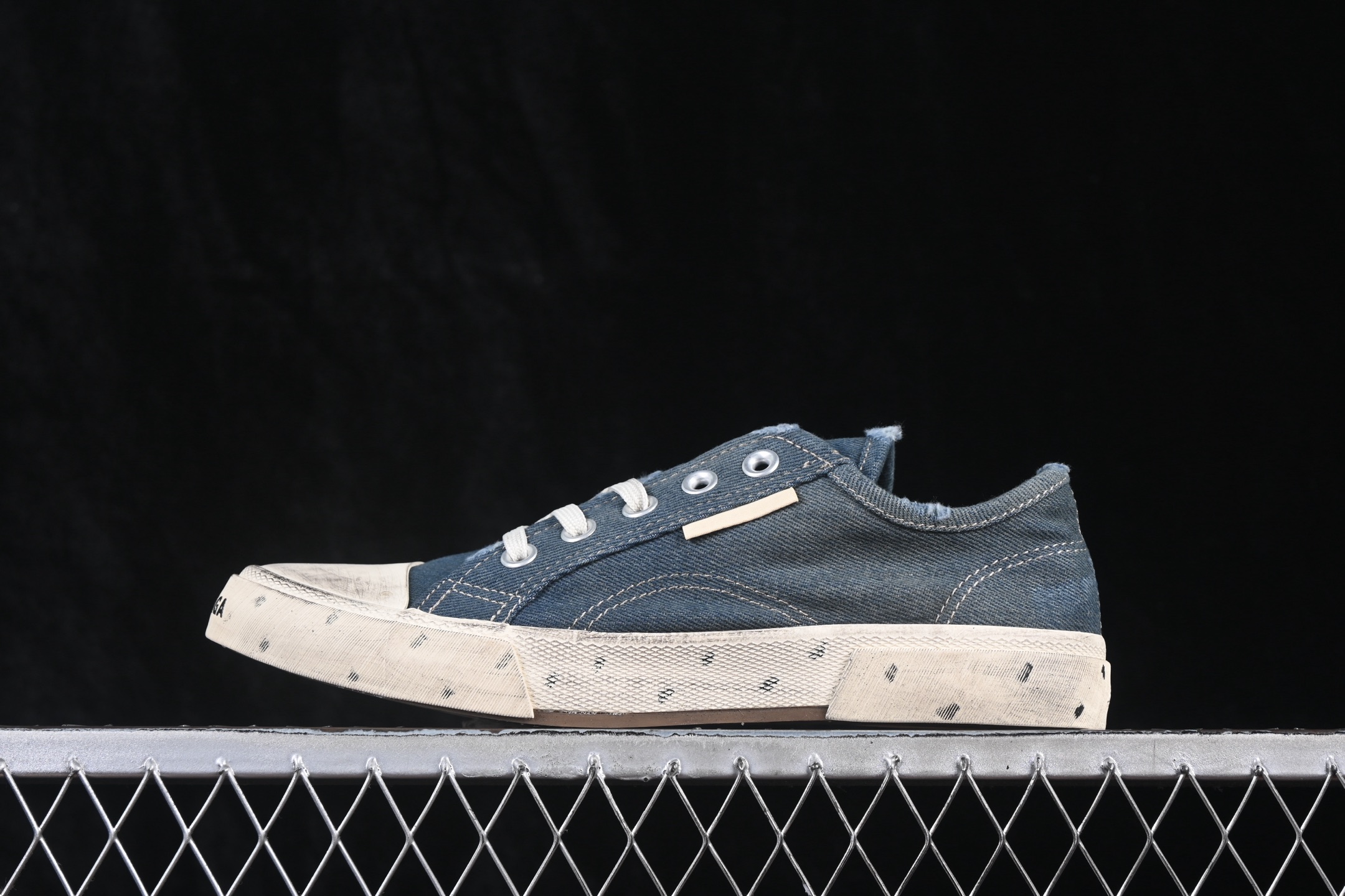 OK版 Balenciaga Paris Low 巴黎世家磨损做旧低帮系带时尚板鞋 W3RCL4090 尺码：35 36