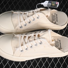 OK版 Balenciaga Paris Low 巴黎世家磨损做旧低帮系带时尚半拖 W3RC49092 尺码:35 36 OK版 Balenciaga Paris Low 巴黎世家磨损做旧低帮系带时尚半拖 W3RC49092 尺码:35 36