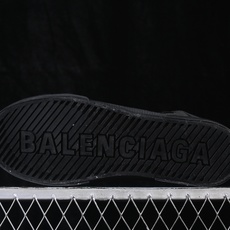 OK版 Balenciaga Paris Low 巴黎世家磨损做旧高帮系带时尚板鞋 W3RC11090 尺码:35 36 OK版 Balenciaga Paris Low 巴黎世家磨损做旧高帮系带时尚板鞋 W3RC11090 尺码:35 36