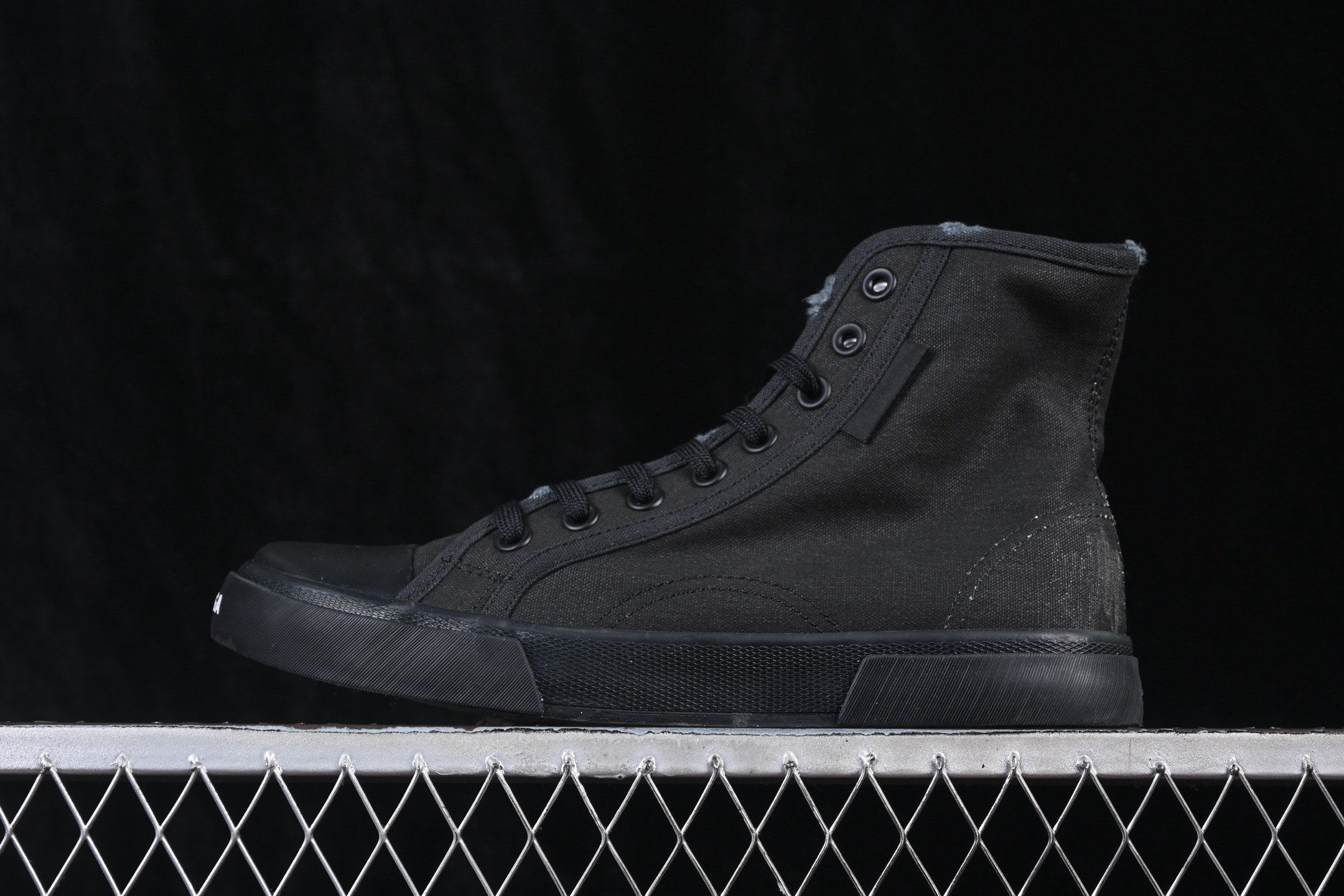 OK版 Balenciaga Paris Low 巴黎世家磨损做旧高帮系带时尚板鞋 W3RC11090 尺码：35 36