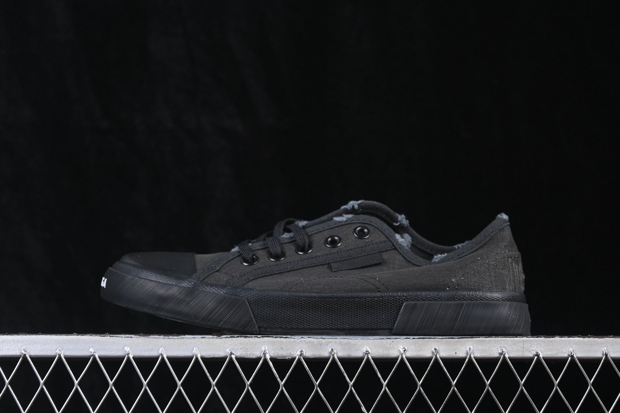 OK版 Balenciaga Paris Low 巴黎世家磨损做旧低帮系带时尚板鞋 W3RC11090 尺码：35 36