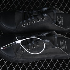 OK版 Balenciaga Paris Low 巴黎世家磨损做旧低帮系带时尚半拖 W3RC11090 尺码:35 36 OK版 Balenciaga Paris Low 巴黎世家磨损做旧低帮系带时尚半拖 W3RC11090 尺码:35 36