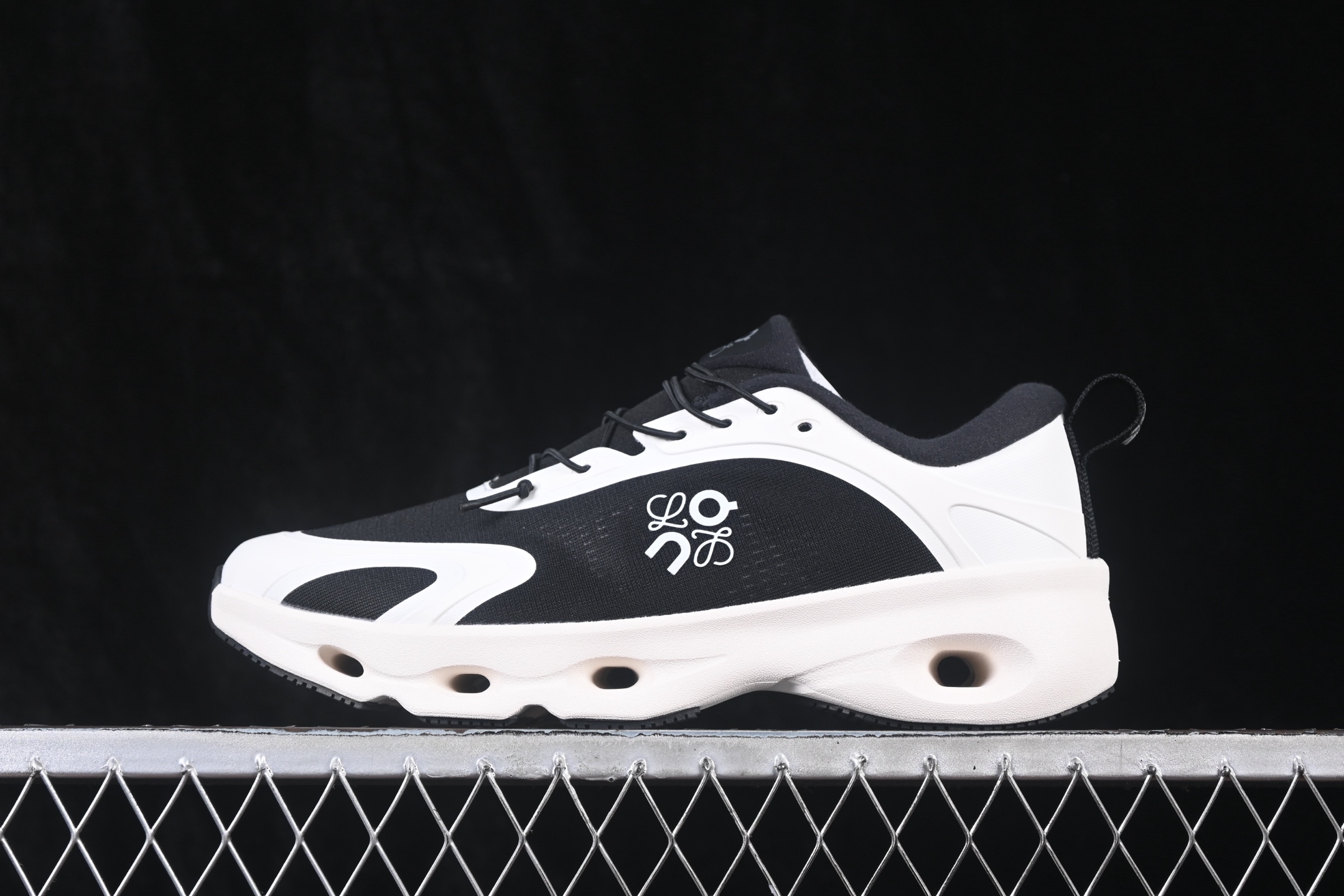 PK版 Loewe x On Cloudsolo 舒适贴合缓震透气跑步鞋 3MF Beige Black 尺码：36 3