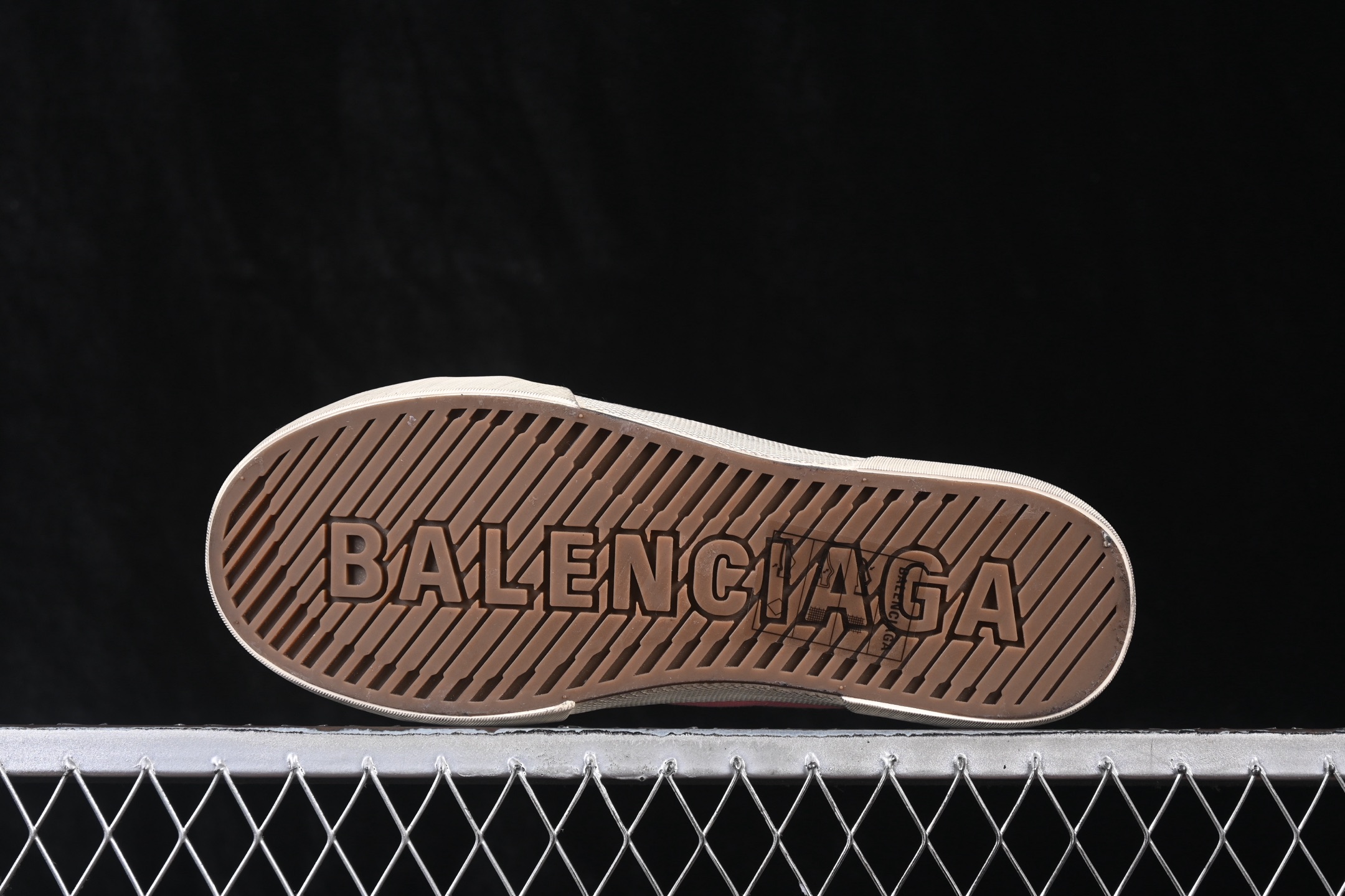 OK版 Balenciaga Paris Hi 巴黎世家磨损做旧高帮系带时尚板鞋 W3RC35592 尺码：35 36 
